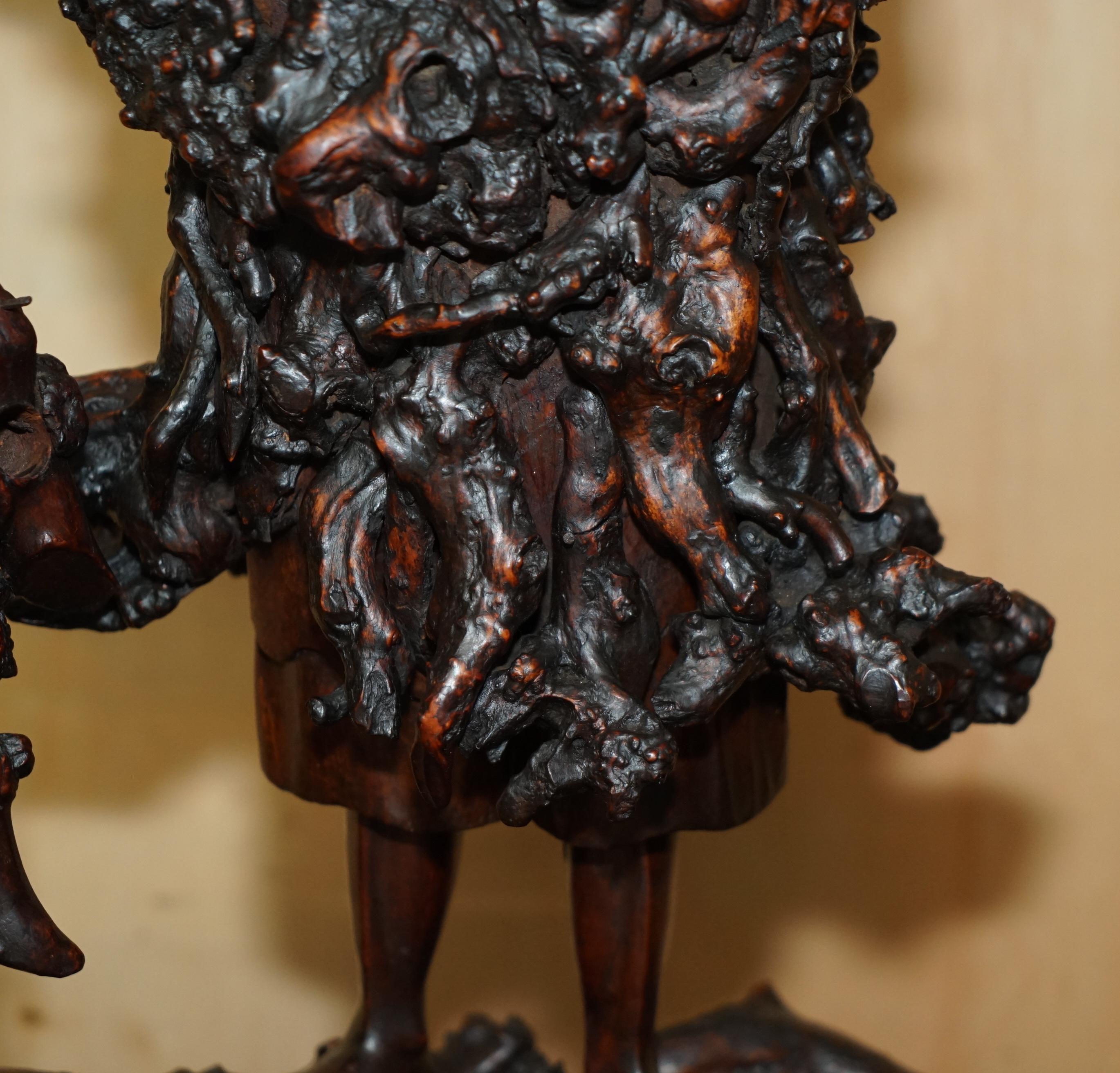 ANTIQUE CIRCA 1880 CHINESE BURR / BURL ROOT WOOD CARViNGS OF WISEMEN ON PLATFORM (CARAVANE DE SAGES SUR PLATE-FORME) Bon état - En vente à West Sussex, Pulborough