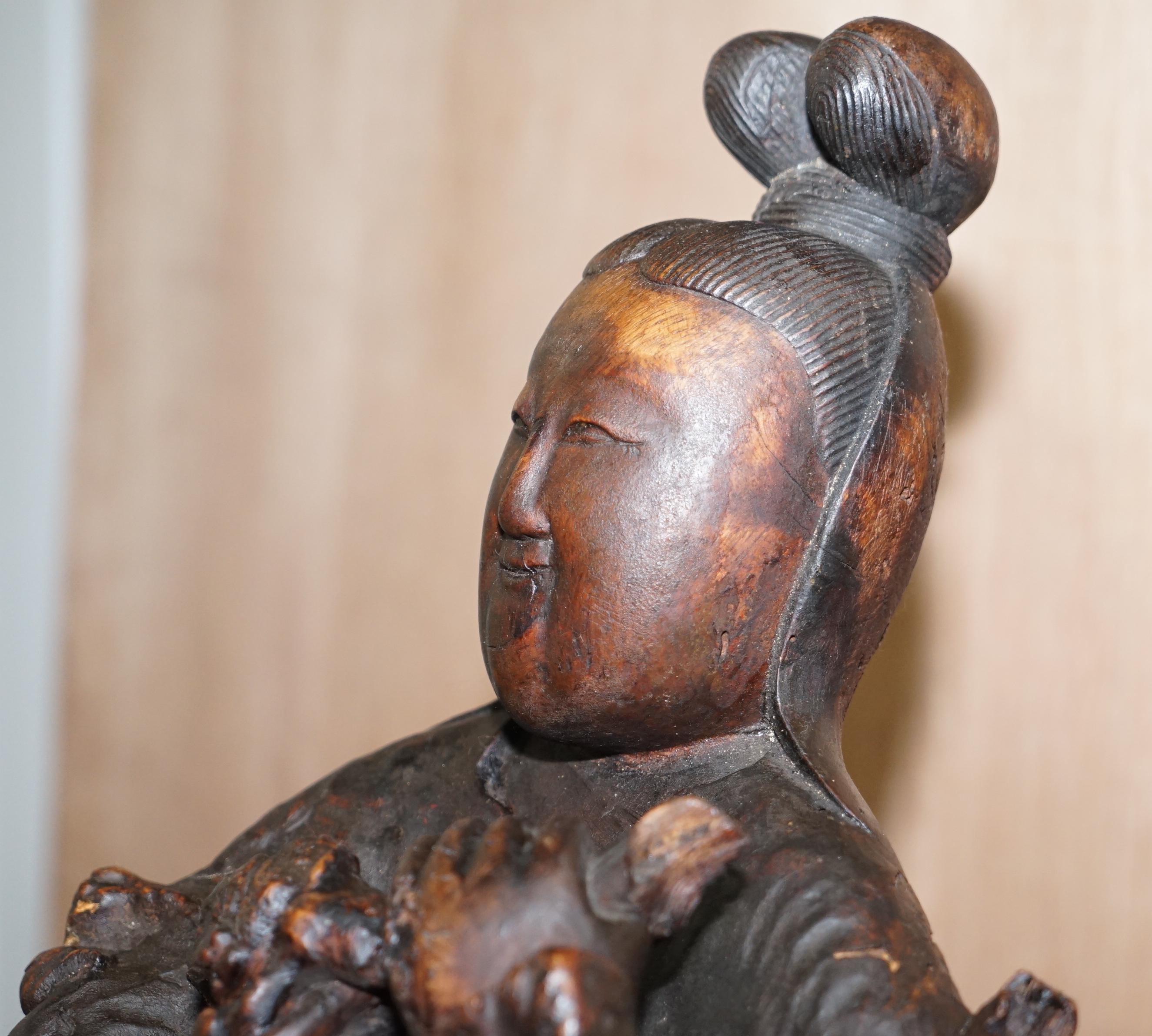 Antiguo circa 1880 Tallado Chino de Madera de Raíz de Buda como Sabio Muy Detallado en venta 7
