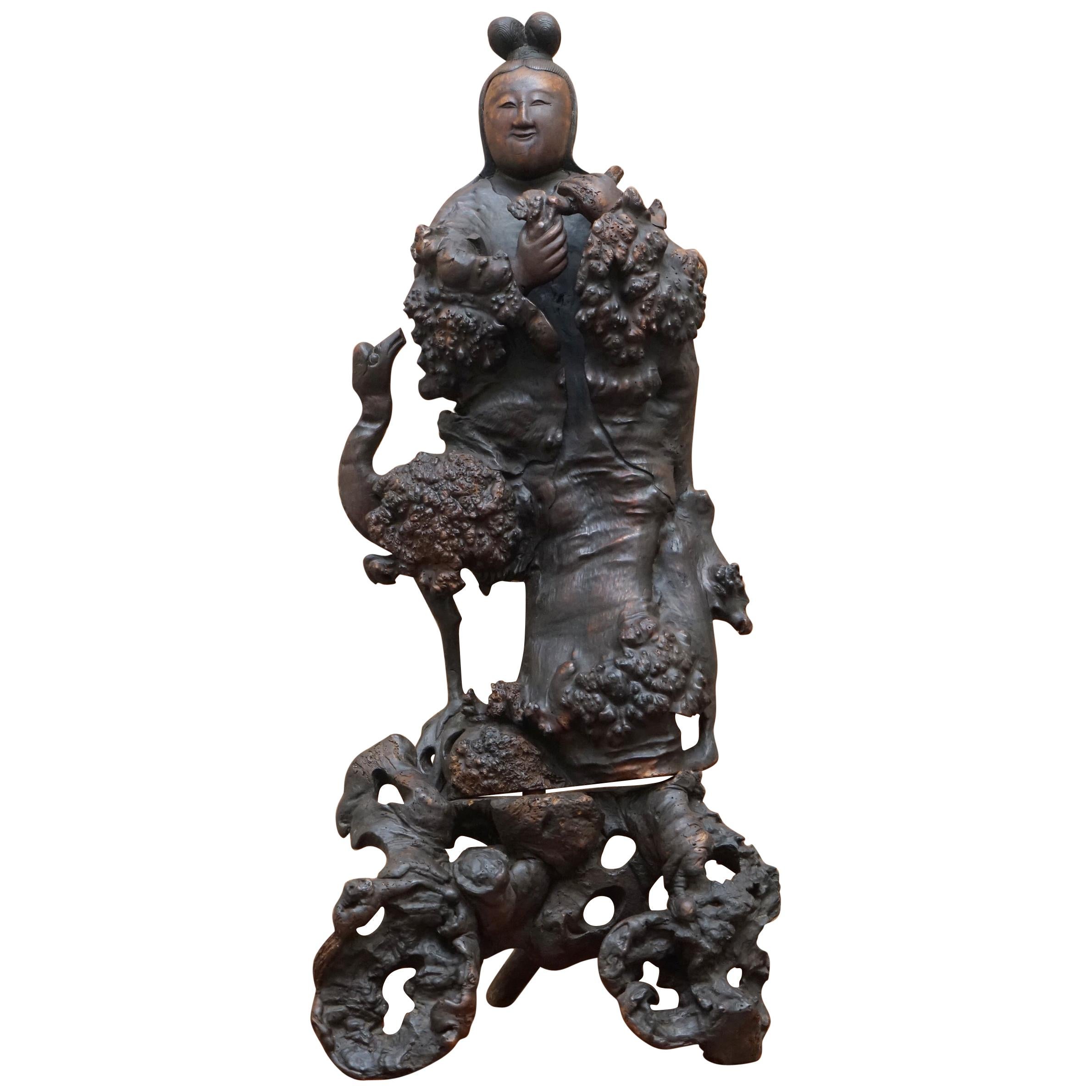 Ancienne sculpture en bois de racine chinoise datant d'environ 1880 représentant un bouddhiste en guise de sagesse, très détectée
