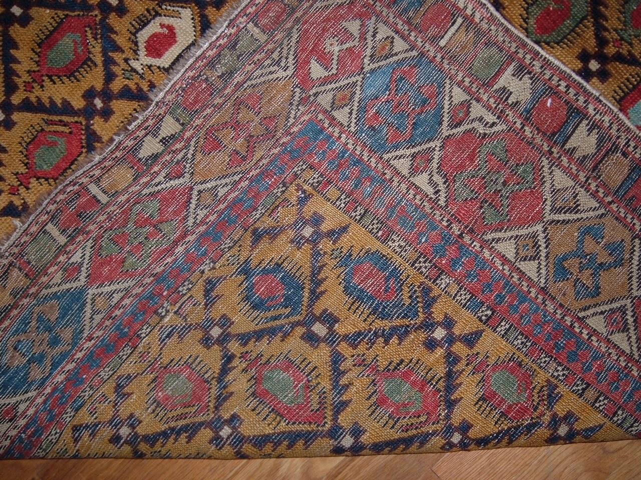 Noué à la main Antiquities Circa 1880 Gold Caucasian Shirvan Marasali Hand Knotsted Rug 4' X 4'10 en vente