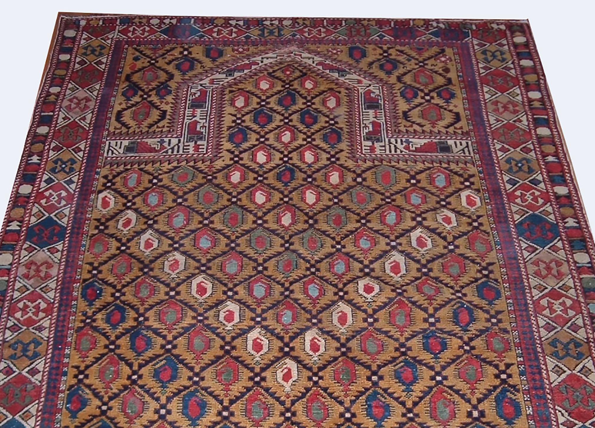 Lana Antico tappeto caucasico d'oro Shirvan Marasali annodato a mano 4' X 4'10 del 1880 circa in vendita