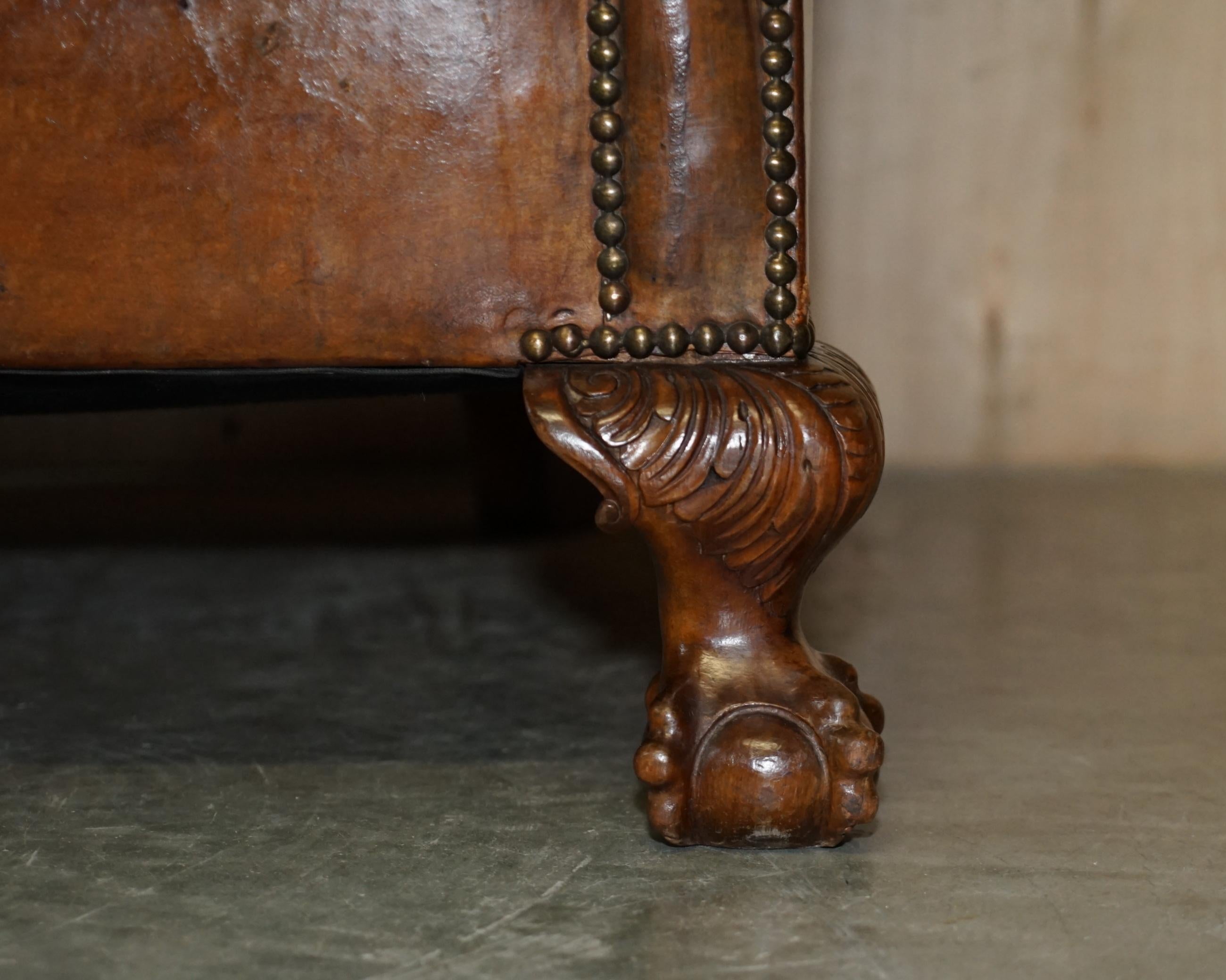 Antike circa 1880 Hand geschnitzt Claw & Ball Füße Brown Leder Club Tub Sessel im Angebot 5
