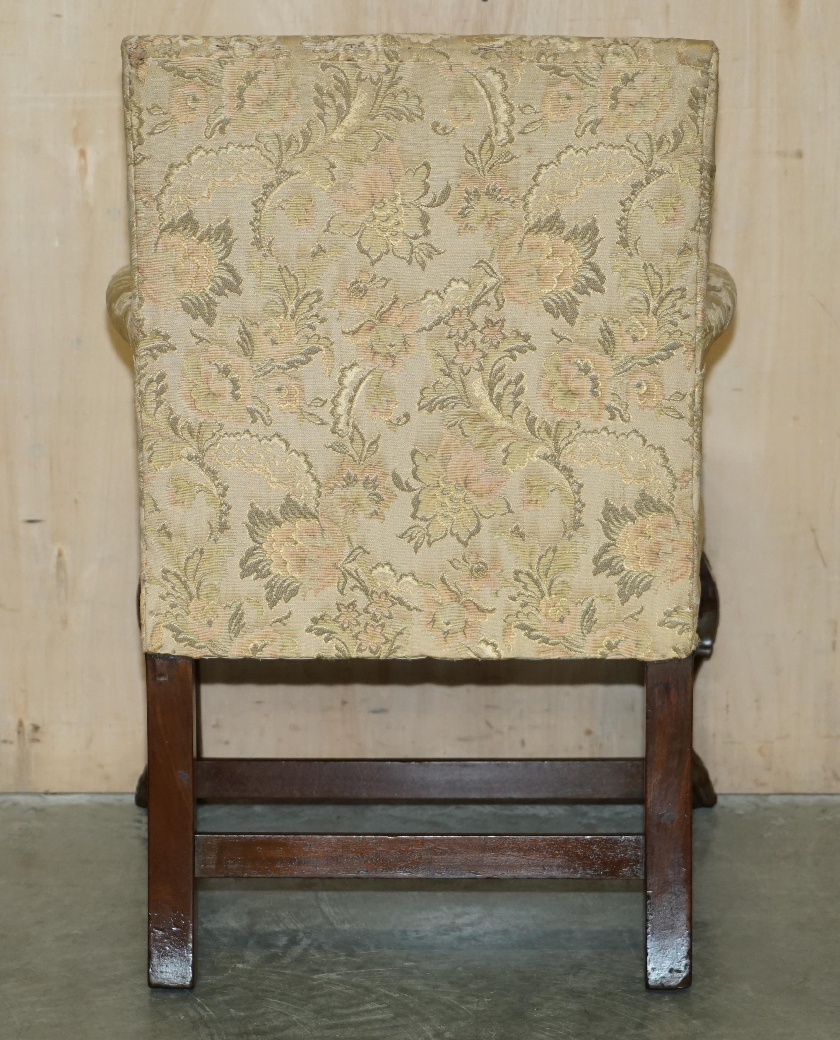 ANTIQUE CIRCA 1880 IRISH GEORGE III STYLE HEAViLY CARVED GAINSBOROUGH ARMCHAIR For Sale 10