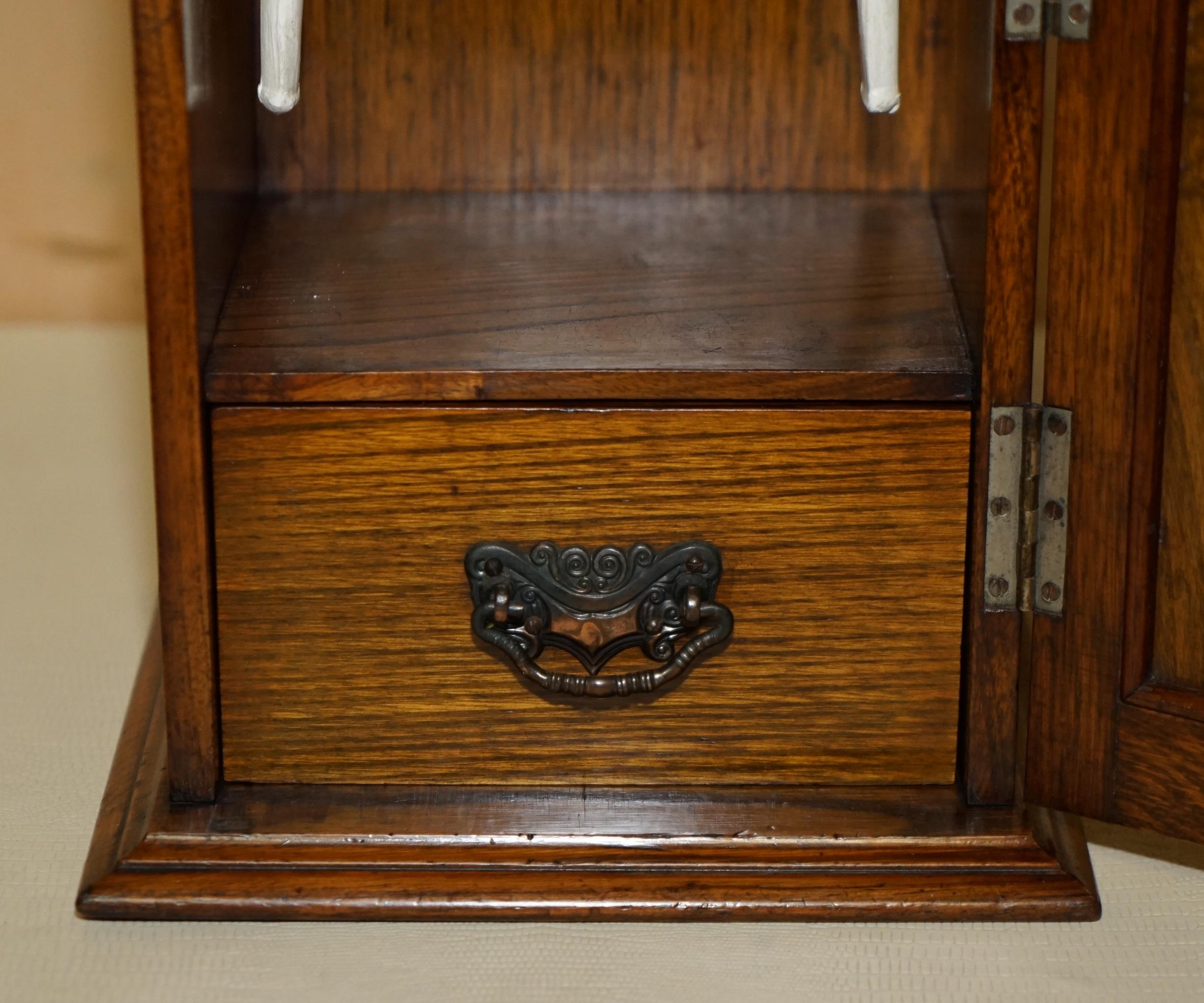 ANTIQUE CIRCA 1880 LIBERTY LONDON ART NOUVEAU SMOKERS PIPE BOX + PERIOD PIPEs For Sale 5