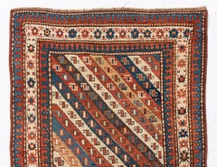 Antico tappeto kazako rosso del 1880 circa annodato a mano