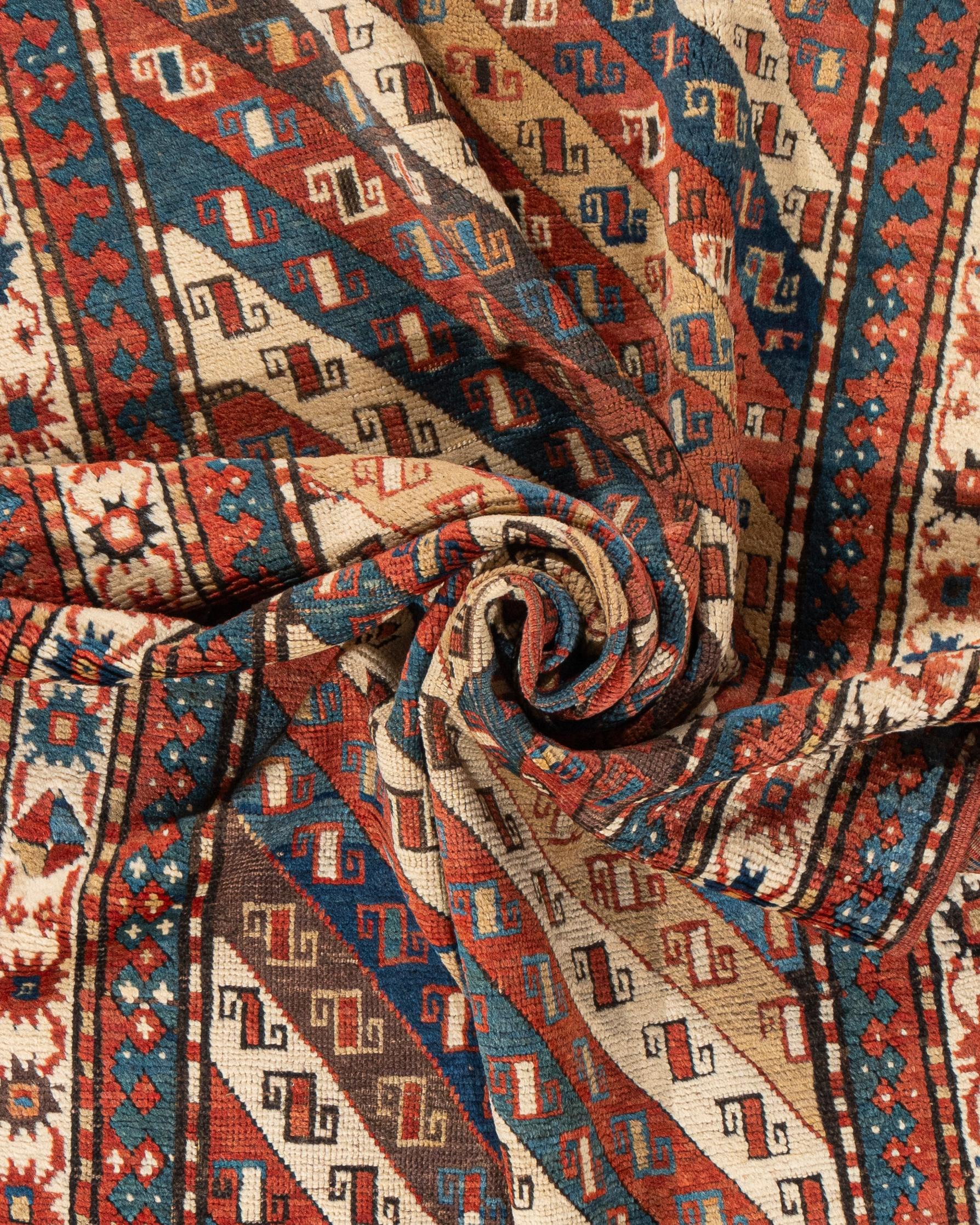 Antiker roter kaukasischer Kazak-Handgeknüpfter Teppich, um 1880 (Wolle) im Angebot