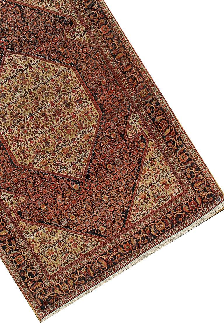 4'2 x 6'7. An antique circa 1880 Persian Sarouk rug from Arak province and the town of that name. The intricate pattern has been woven with great precision to create a small masterpiece of the wavers art.