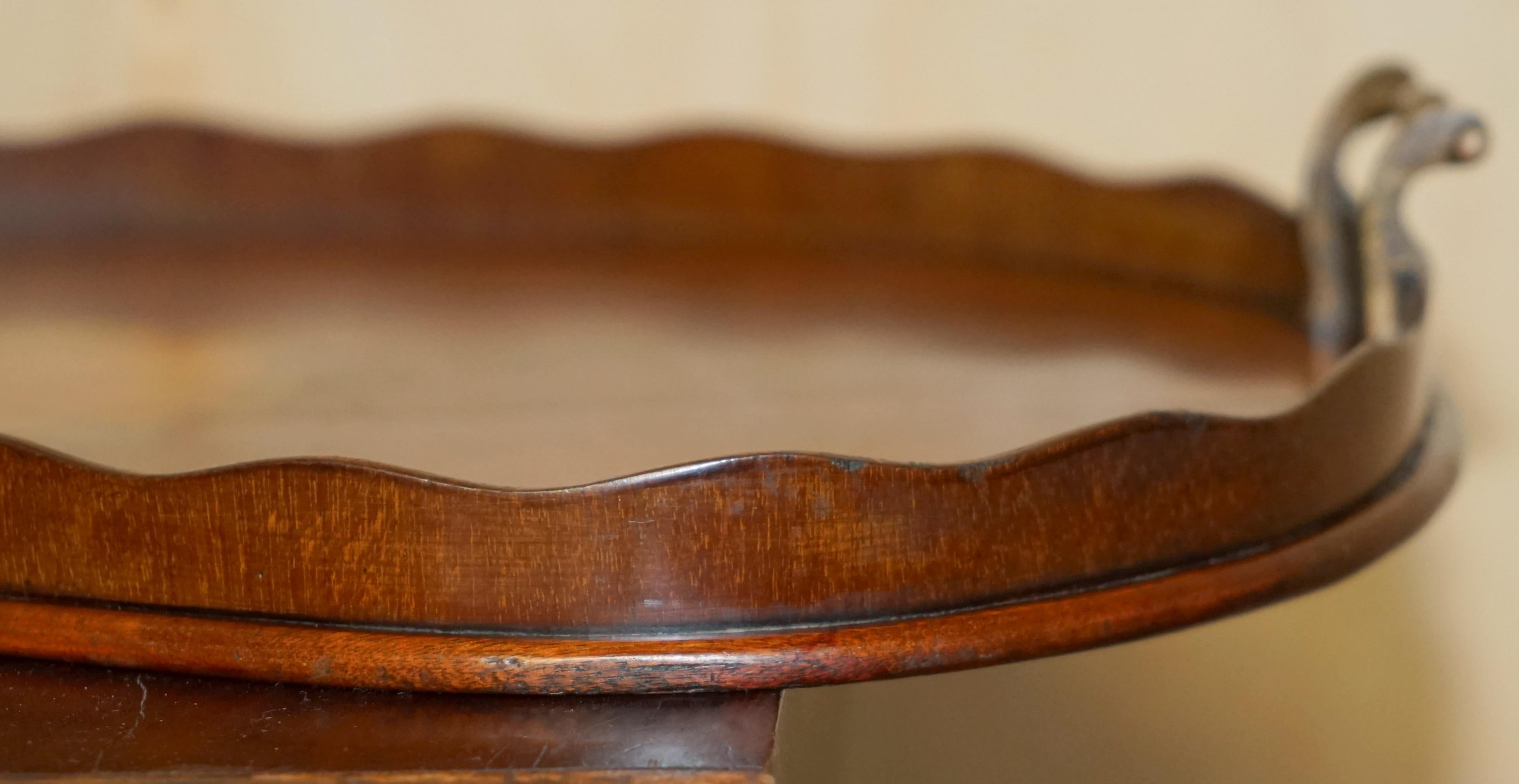 ANTIQUE CiRCA 1880 SHERATON REVIVAL SATINWOOD WALNUT SERVING TRAY BRONZE HANDLEs (Seidenholz) im Angebot