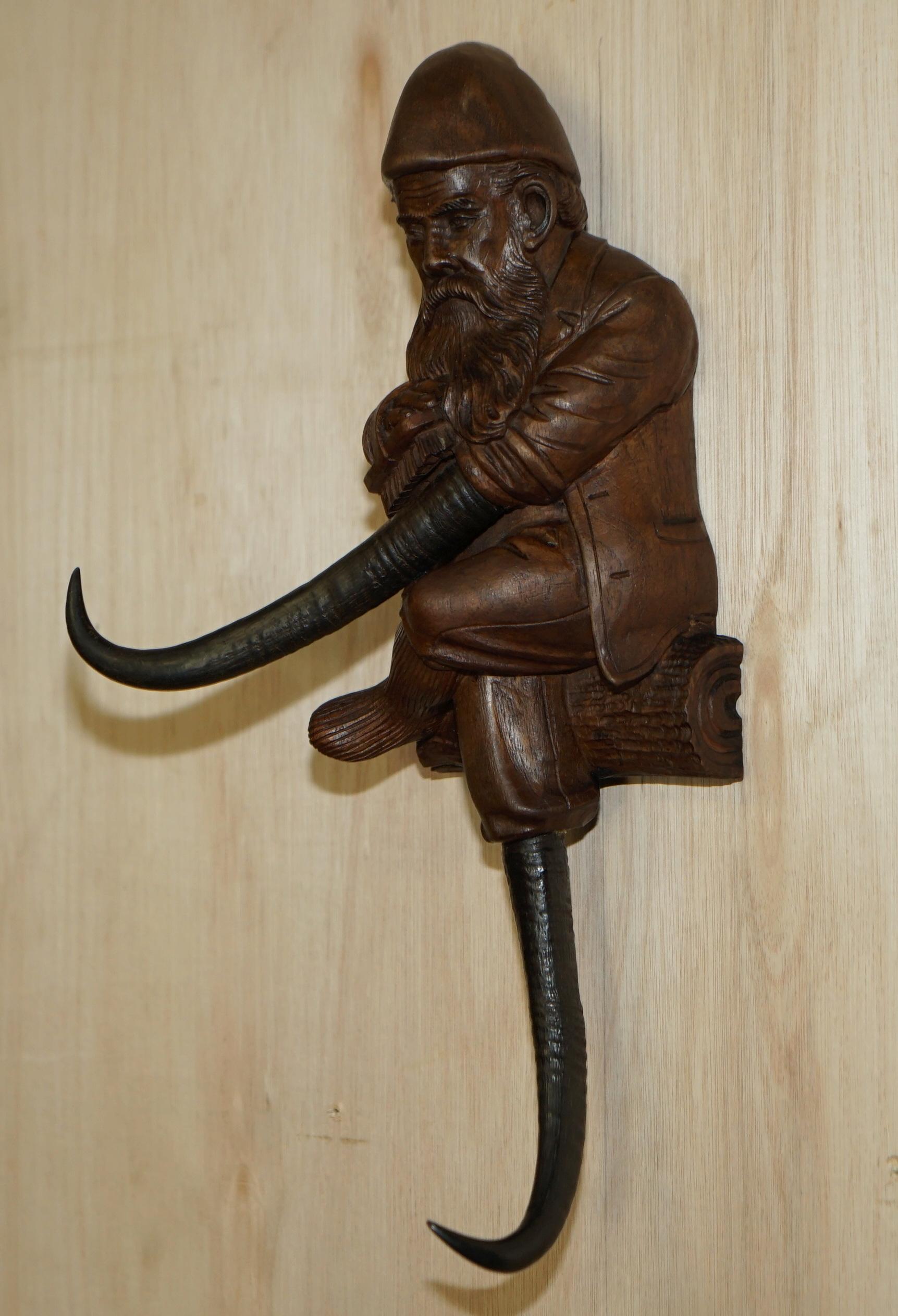 Antique circa 1880 Super Rare Black Forest Hand Carved Dwarf Knome Whip Hook In Good Condition In West Sussex, Pulborough