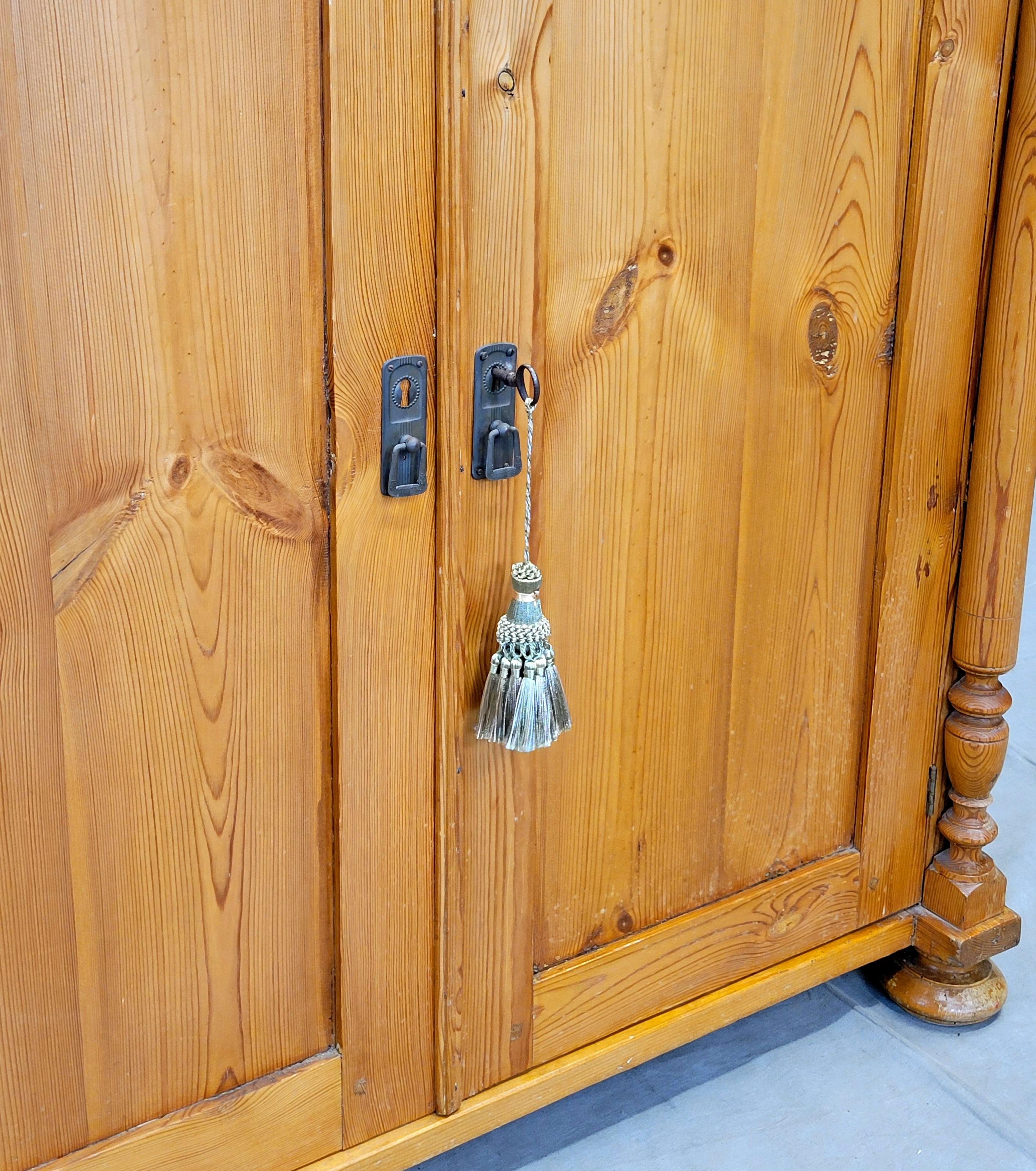 Antique Mirror, credenza in pino svedese del 1880 con specchio in vendita 2