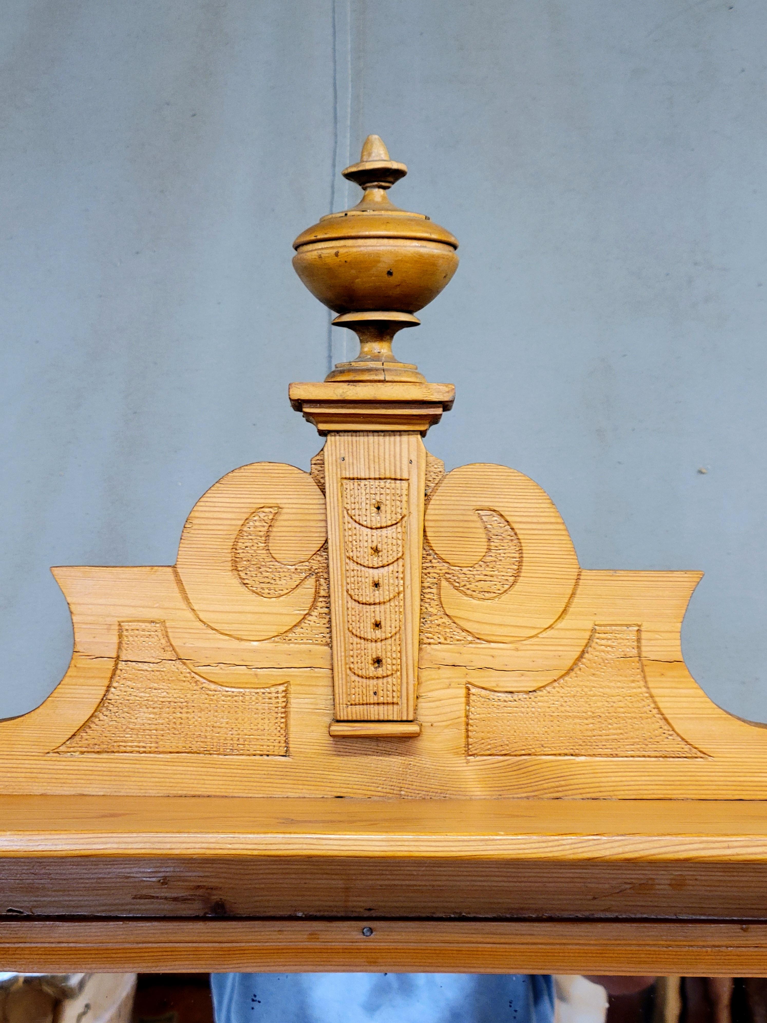 Ottone Antique Mirror, credenza in pino svedese del 1880 con specchio in vendita