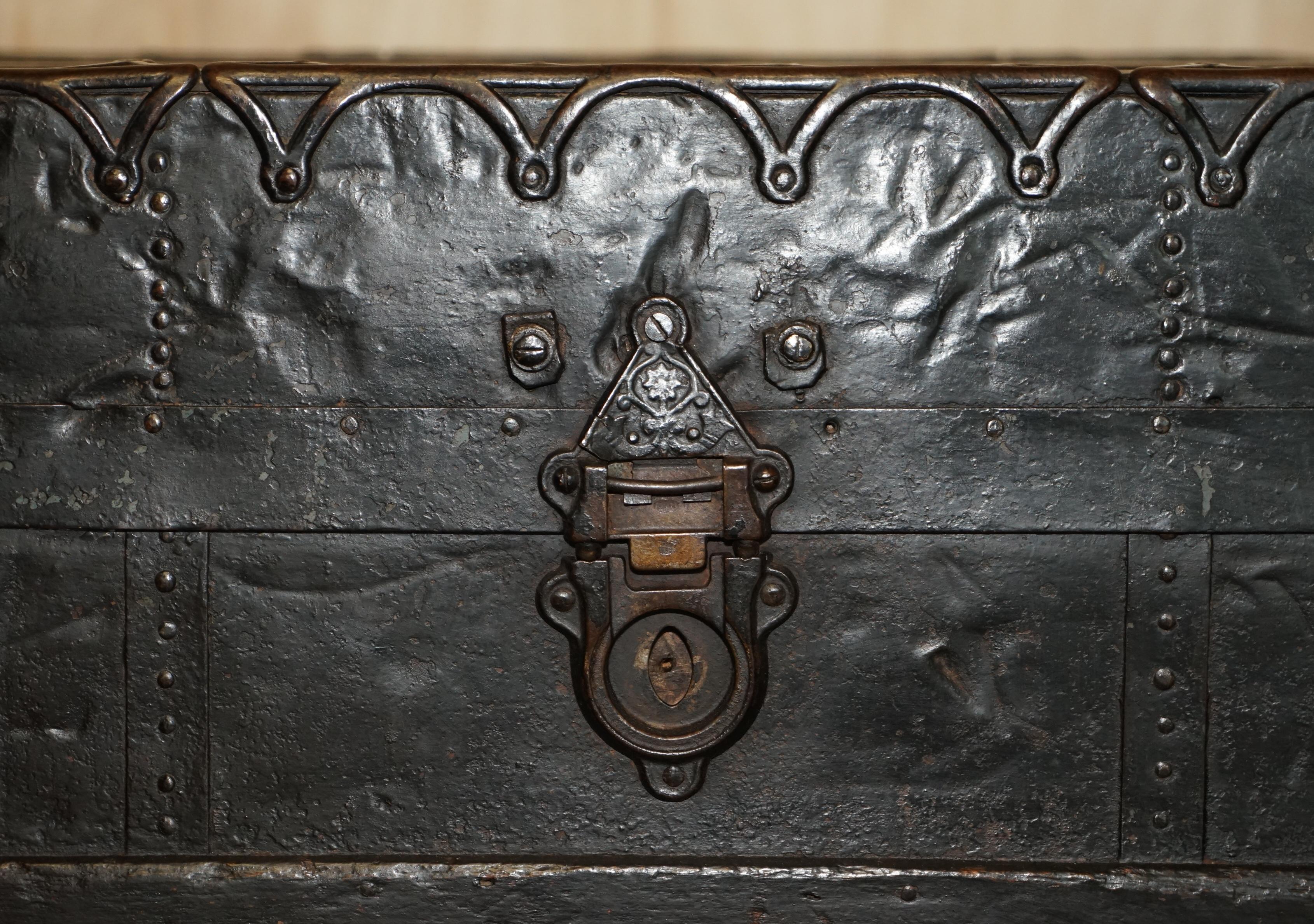 1890 steamer trunk dresser