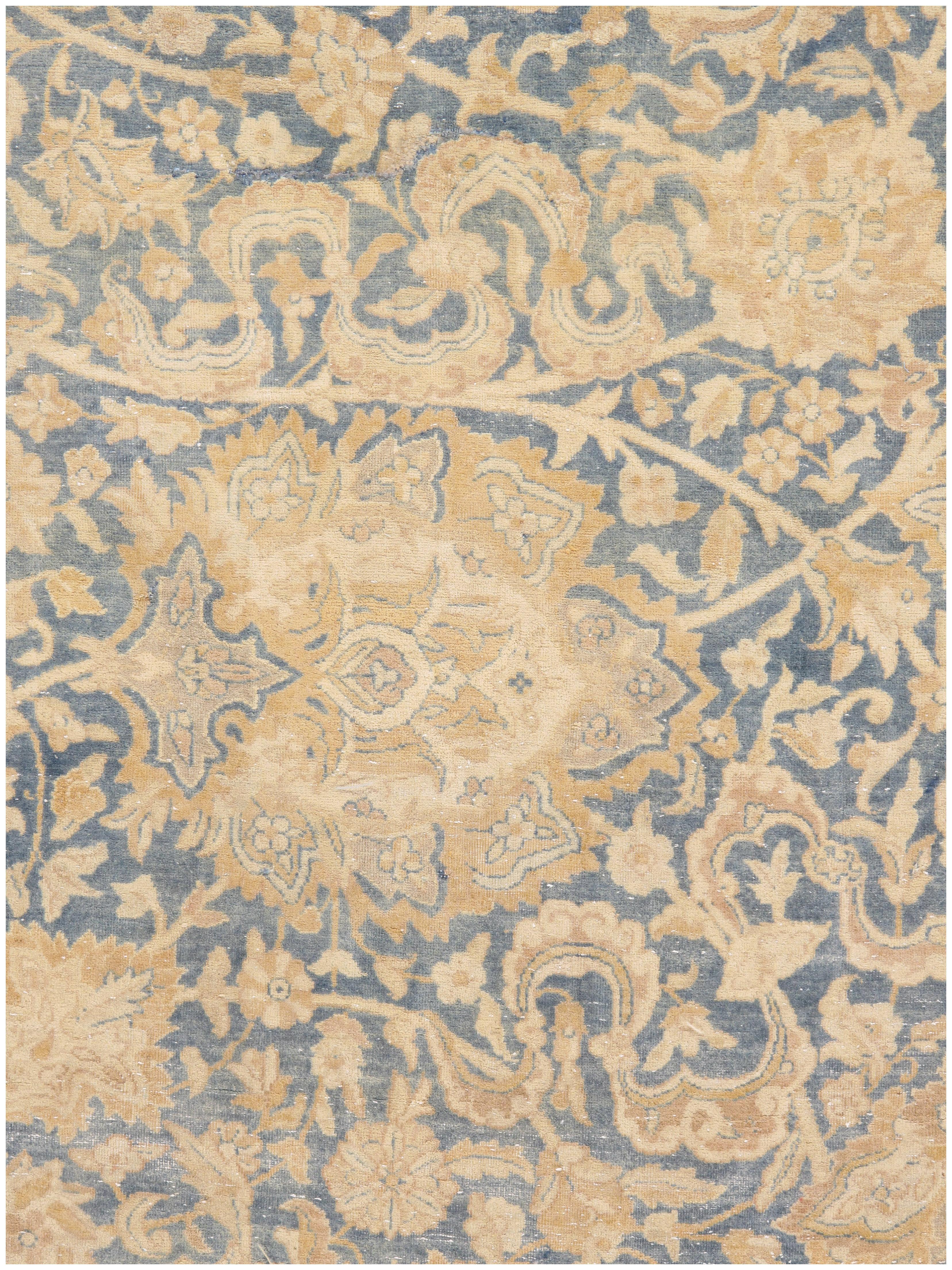 Antique Circa 1890 Blue Lightly Distressed Persian Kirman Rug, 9'10 x 13' en vente 4