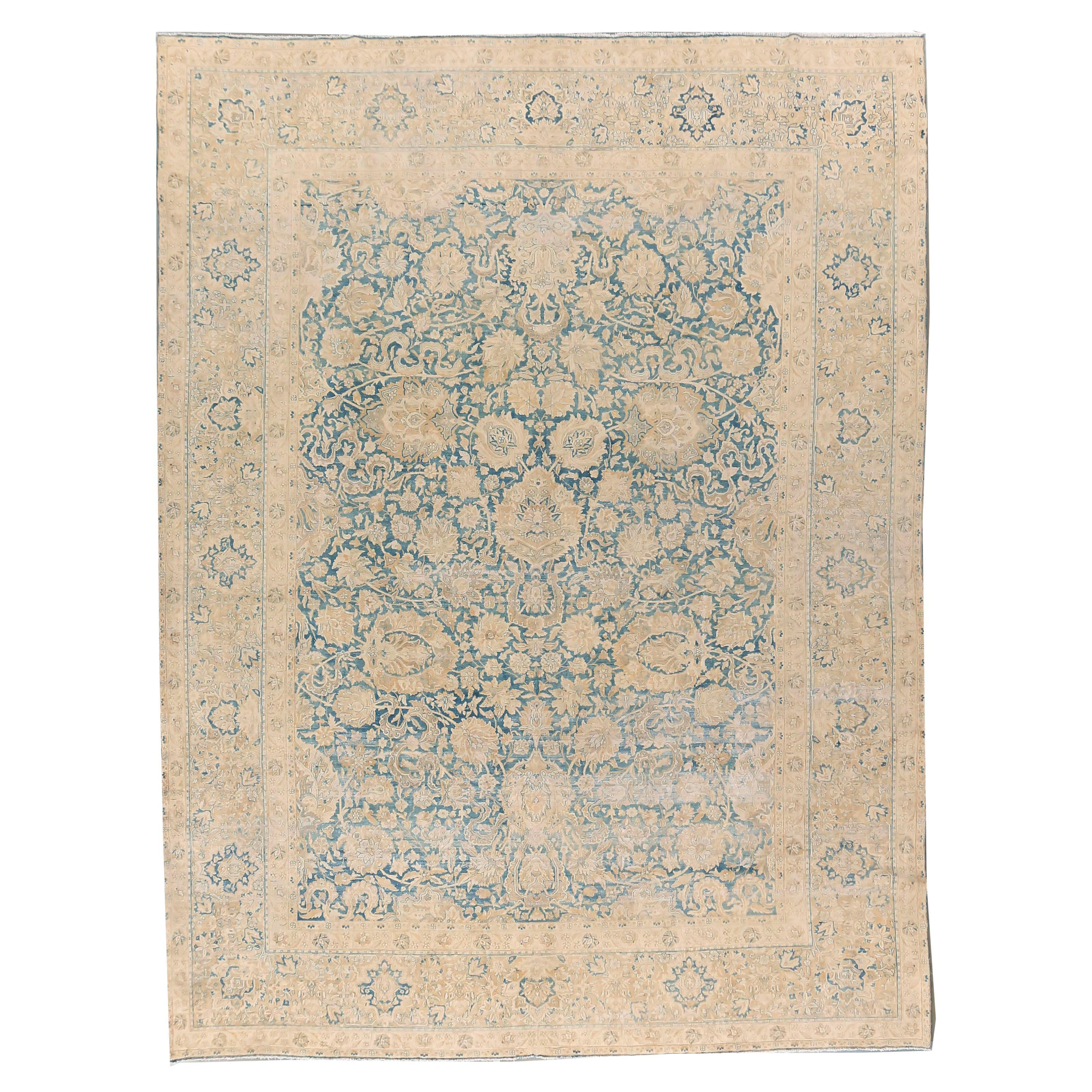 Antique Circa 1890 Blue Lightly Distressed Persian Kirman Rug, 9
10 x 13
 en vente