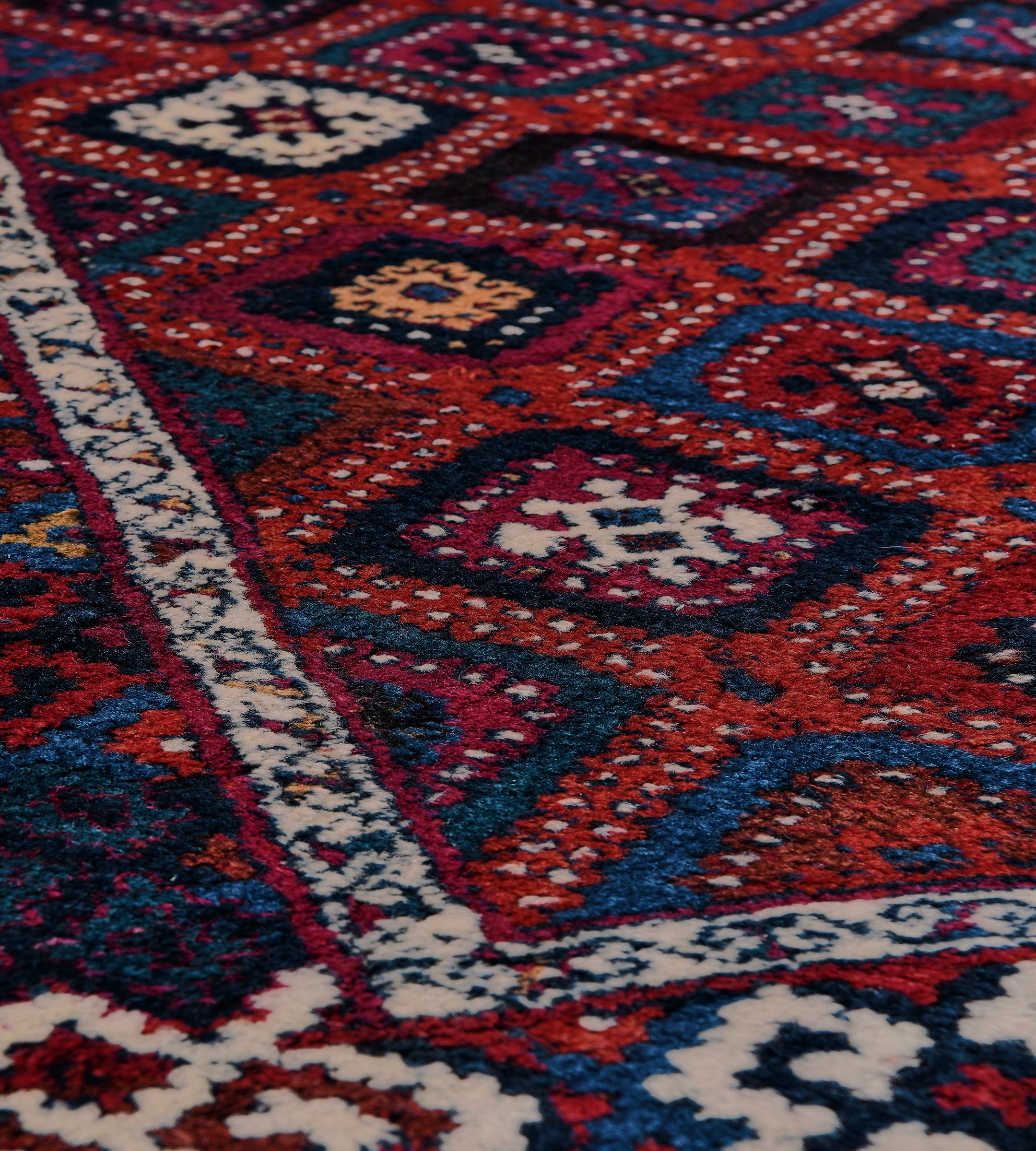 Annodato a mano Antico tappeto caucasico floreale marrone-rosso CIRCA 1890 in vendita