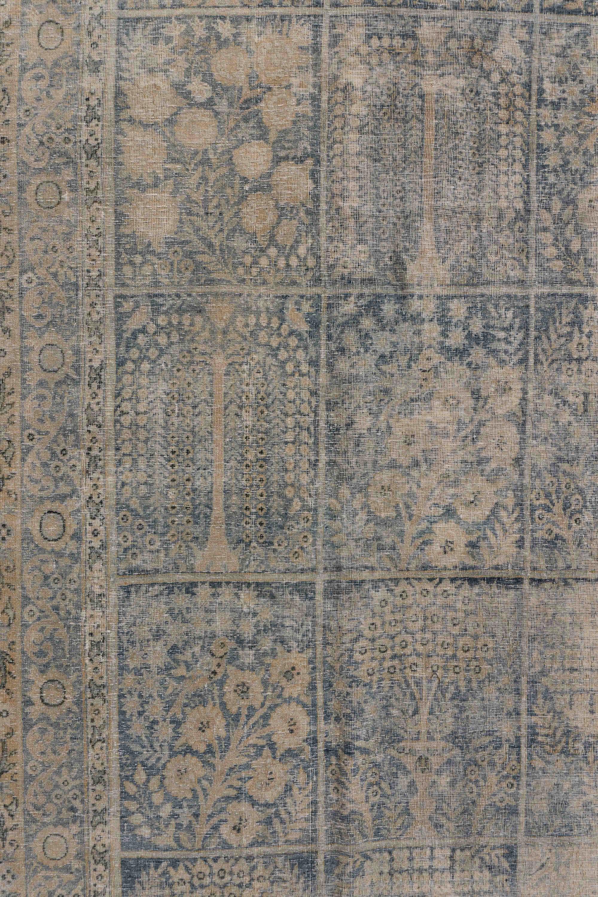 Antiker persischer Kerman-Handgeknüpfter Wollteppich aus der Zeit um 1890, blau, 11'10 x 18'4 im Zustand „Gut“ im Angebot in New York, NY