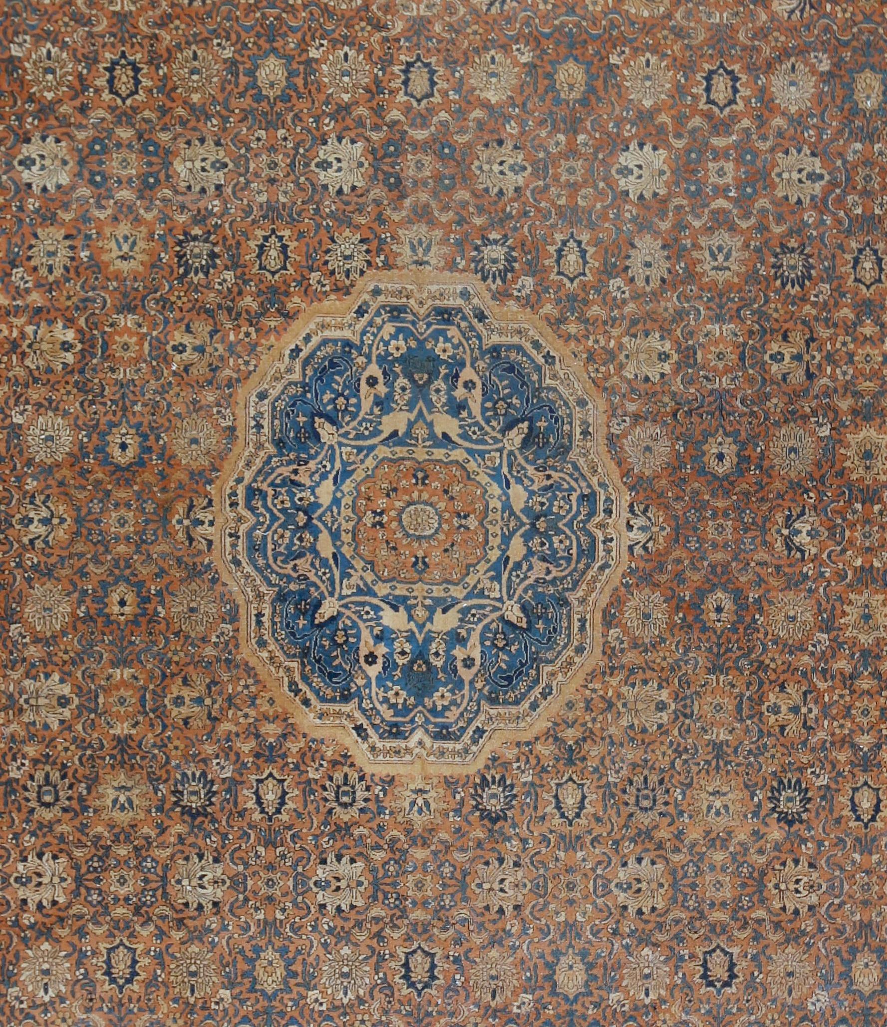 Tessuto a mano Antico tappeto rosso di Agra del 1890, 10'4 x 17' in vendita
