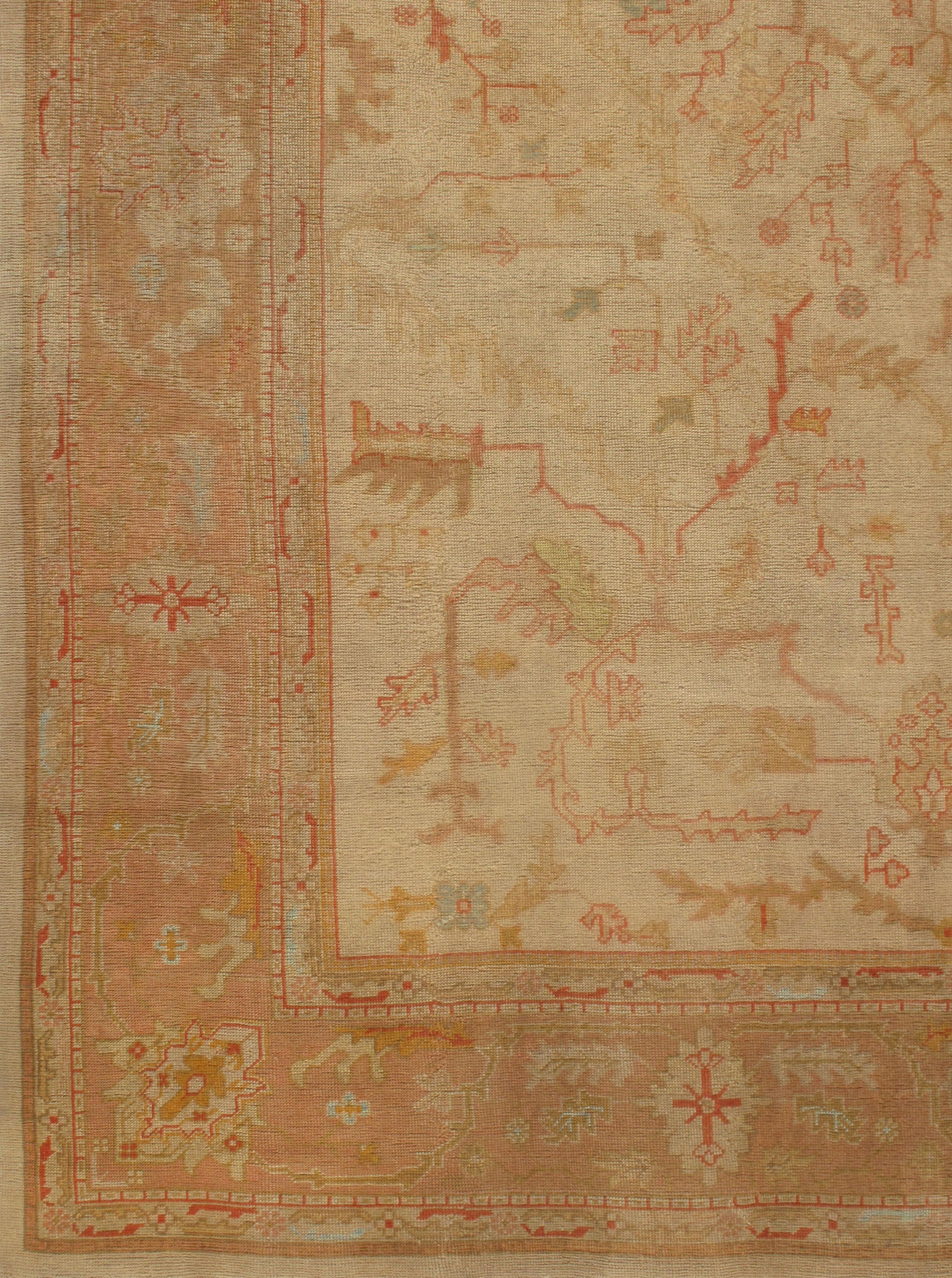Antiker türkischer Oushak-Teppich CIRCA 1890 Tan im Zustand „Gut“ im Angebot in New York, NY