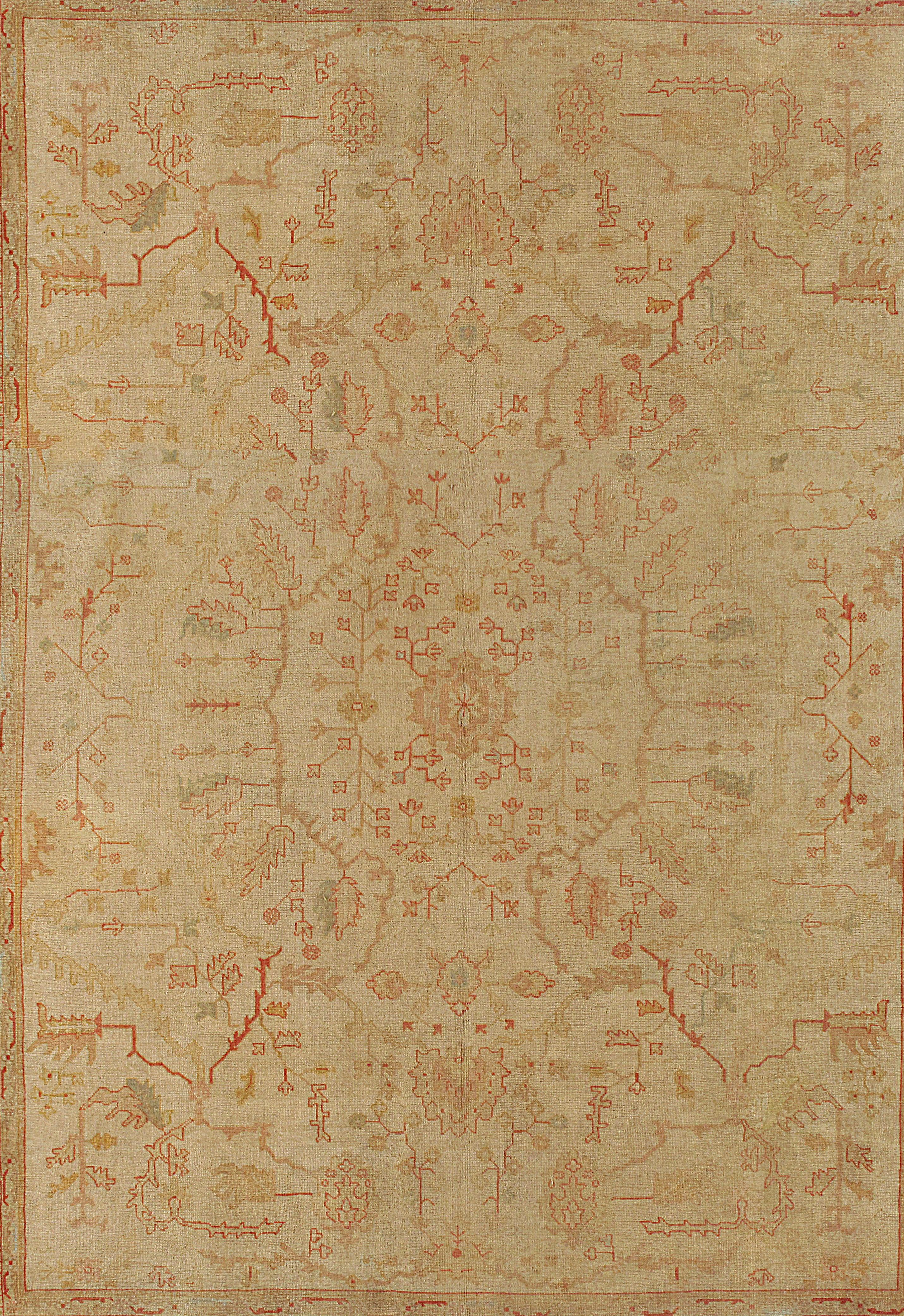 Antiker türkischer Oushak-Teppich CIRCA 1890 Tan (19. Jahrhundert) im Angebot