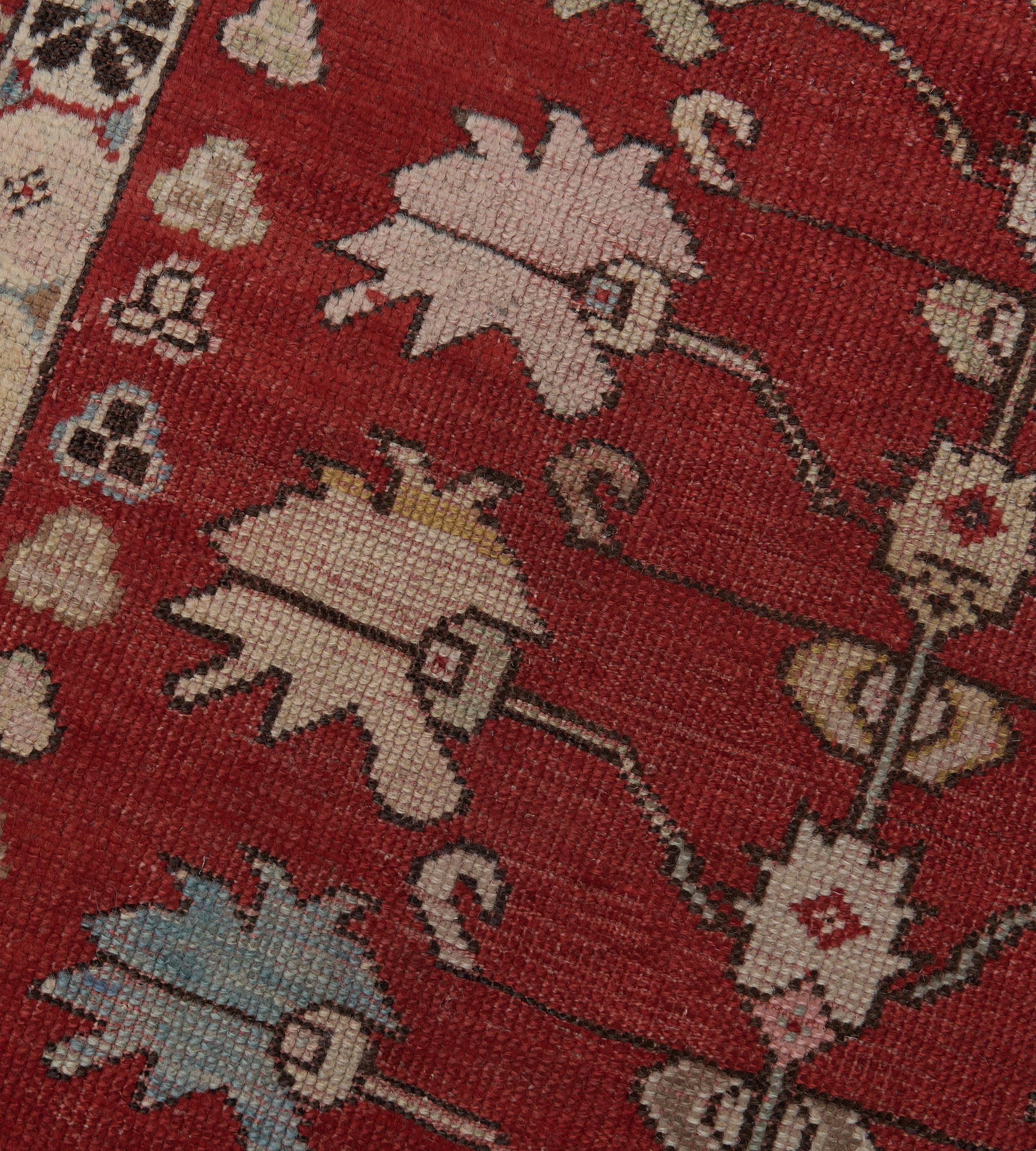 Antico Runner Oushak Anatoliano Floreale Rosso Pomodoro del 1890 circa in vendita 2