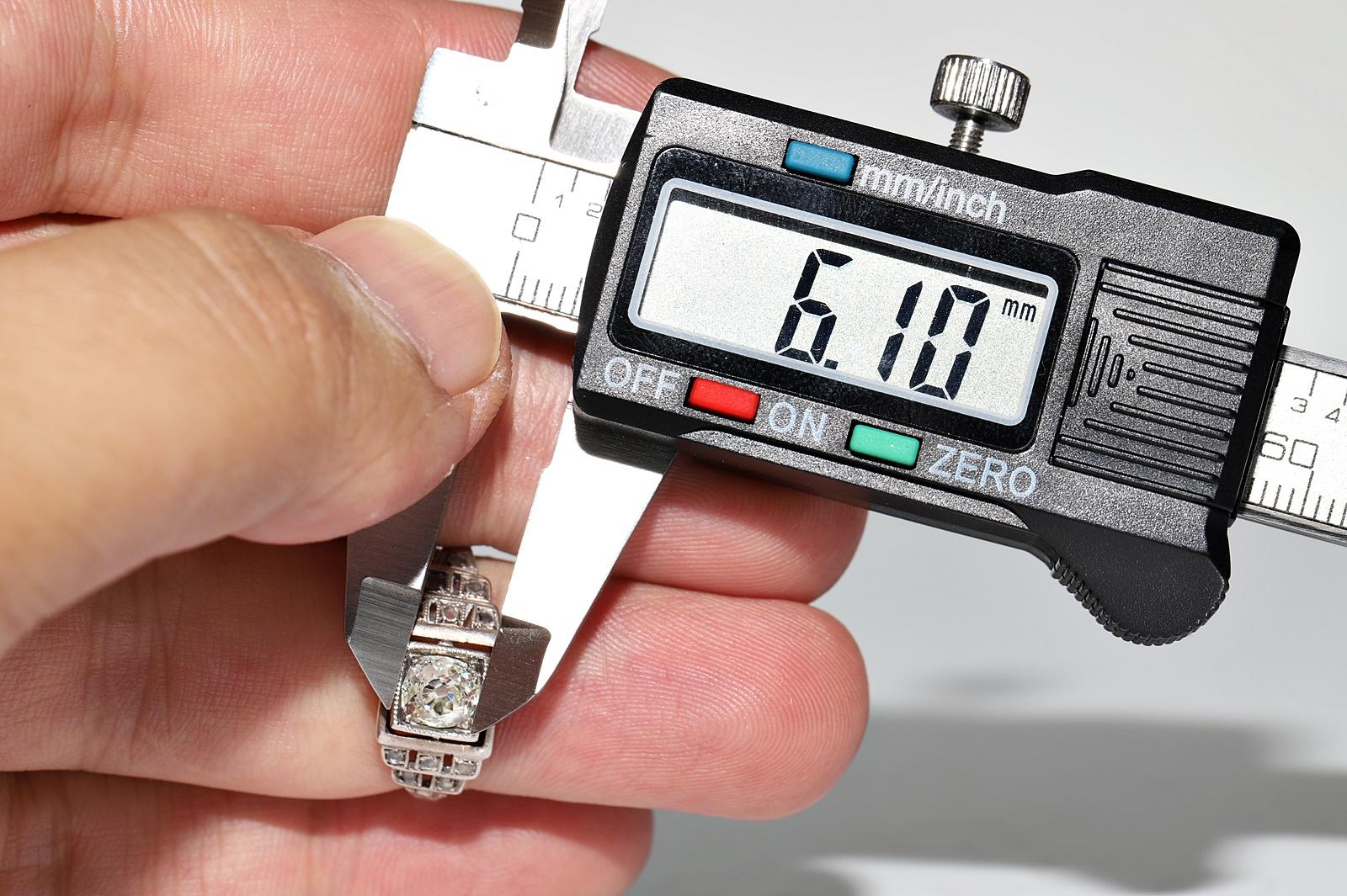 Antike CIRCA 1890er Jahre  14k Gold Platin Silber natürlicher Diamant  Solitär-Ring im Angebot 8