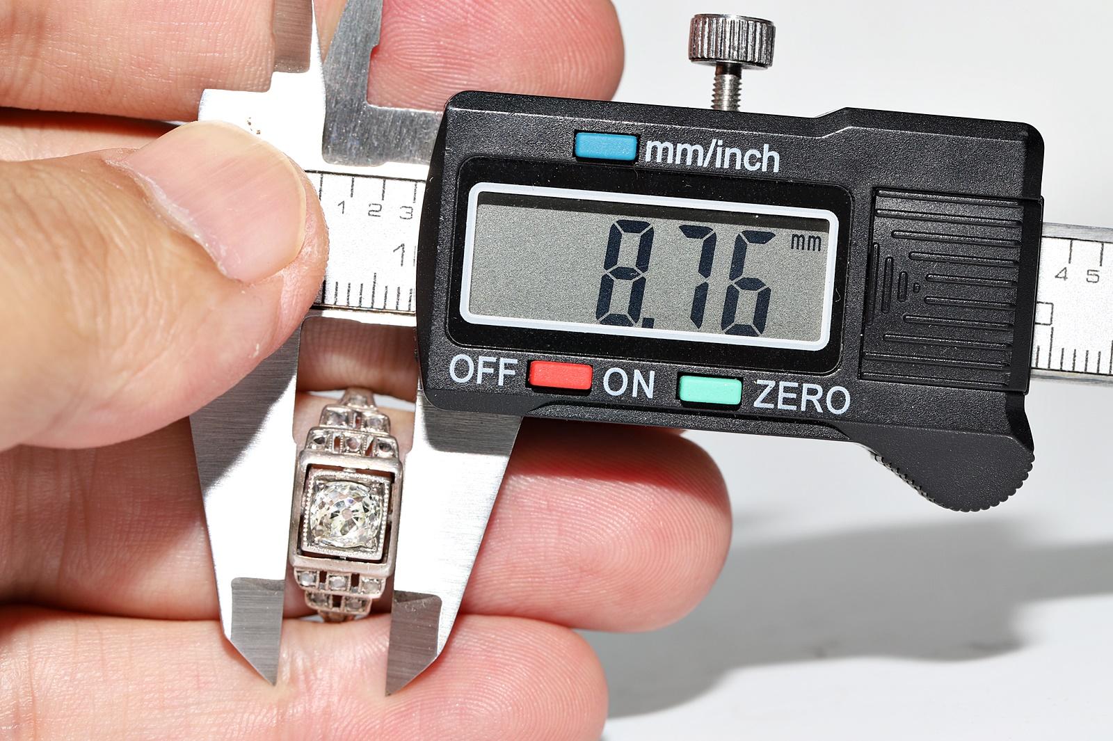 Antike CIRCA 1890er Jahre  14k Gold Platin Silber natürlicher Diamant  Solitär-Ring im Angebot 9