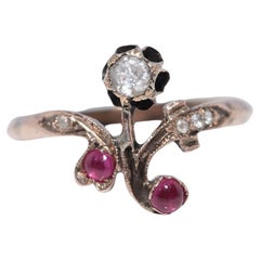 Antike CIRCA 1890s 8k Gold natürlichen Rosenschliff Diamant und Rubin dekoriert Ring