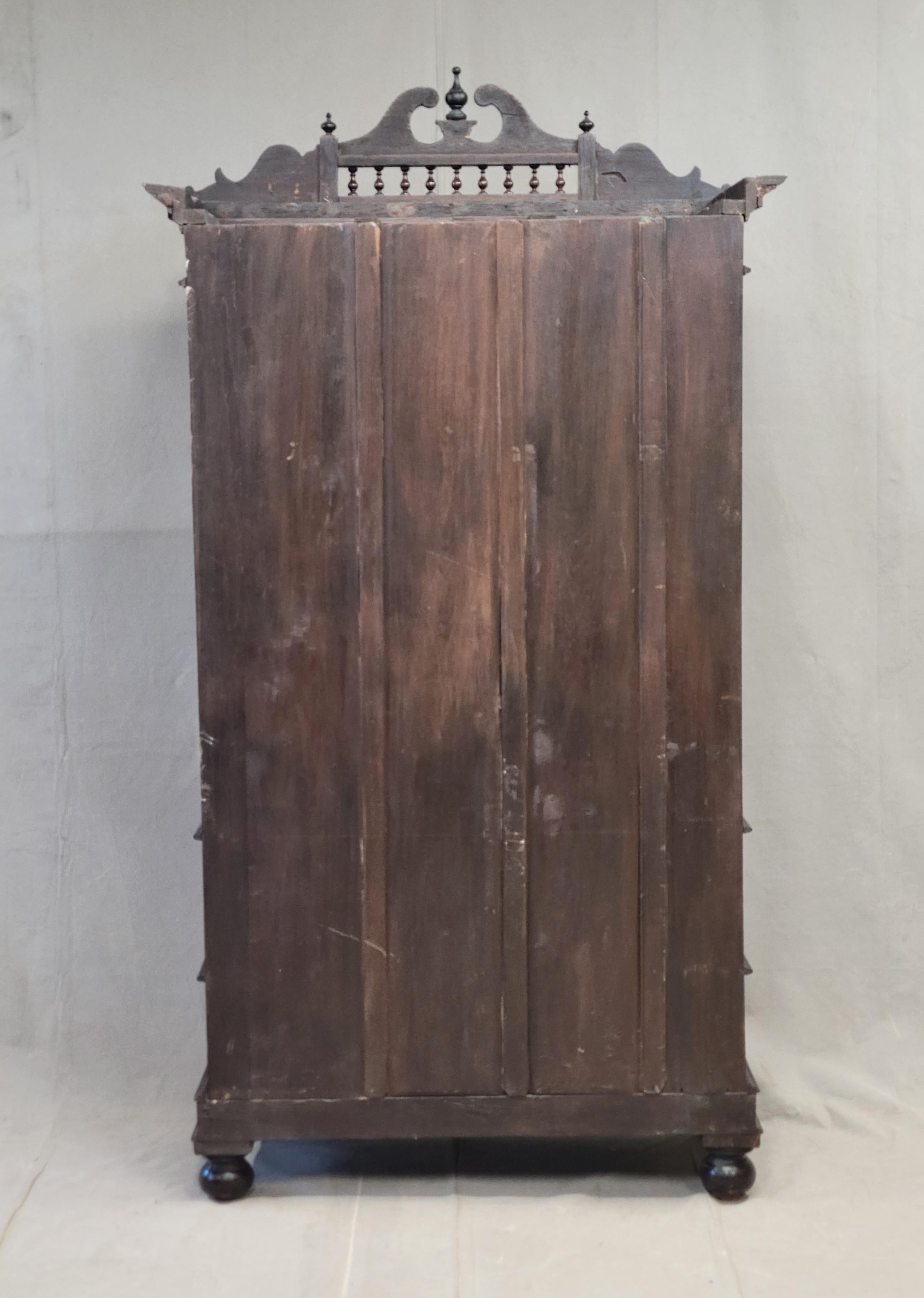 Antique Mirror, un mobile in teak e palissandro indiano del 1900 con intarsio in vendita 4