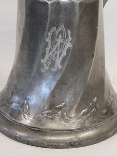 Antico boccale in peltro Kayserzinn "4010" del 1900 circa, con monogramma