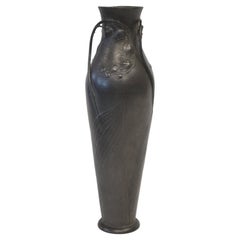 Antique vase Kayserzinn « 4312 » en étain avec lys, datant d'environ 1900, Art nouveau