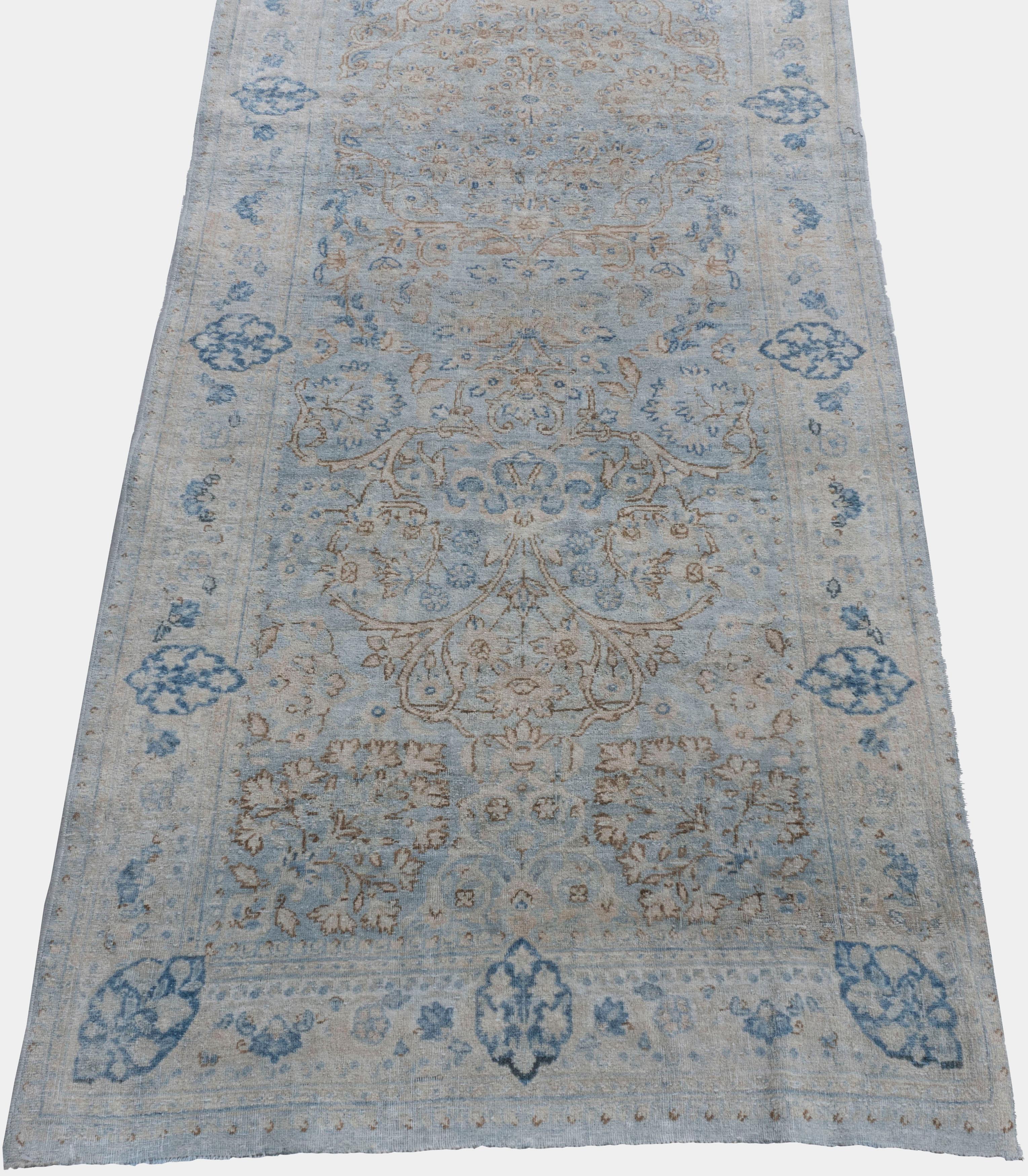 Antico Runner in lana annodato a mano Kerman, circa 1900, blu, oversize, 2'9 X 23'6 in vendita 4