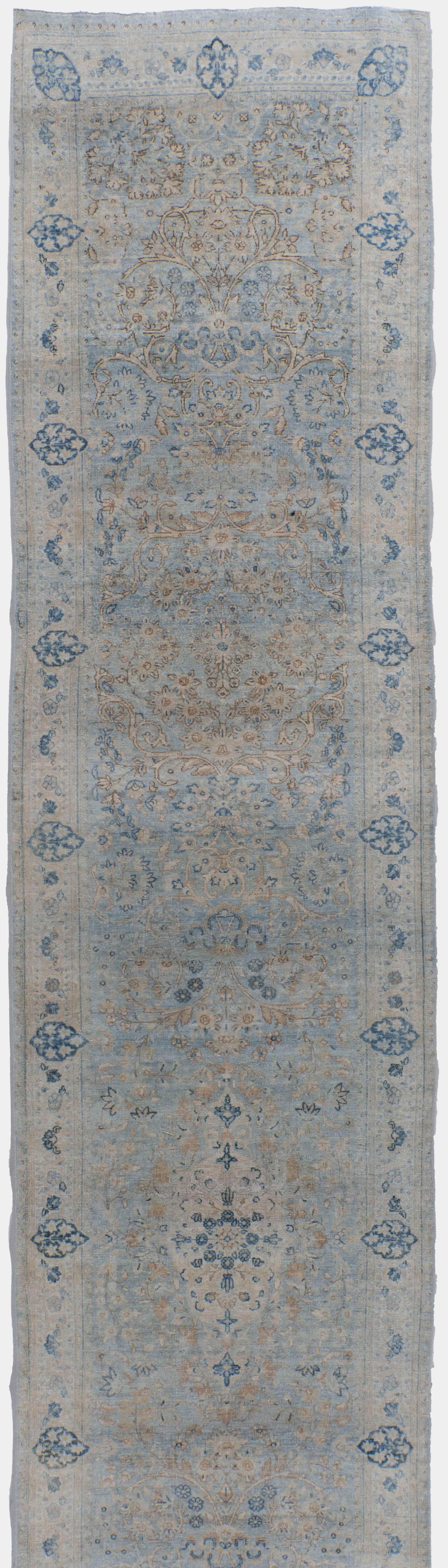 Lana Antico Runner in lana annodato a mano Kerman, circa 1900, blu, oversize, 2'9 X 23'6 in vendita