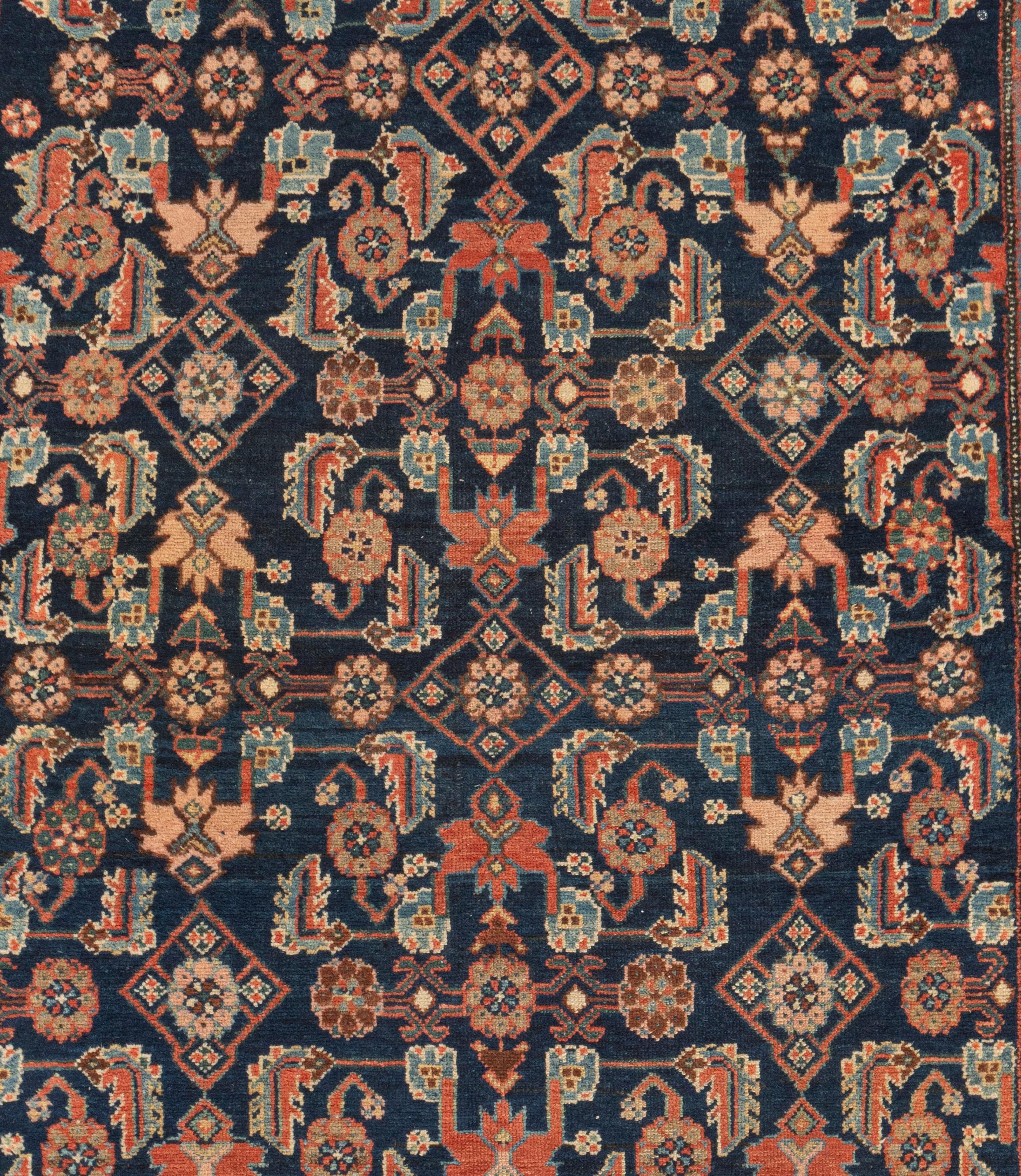 Antico Tappeto blu persiano Hamadan annodato a mano del 1900 circa In condizioni buone in vendita a New York, NY