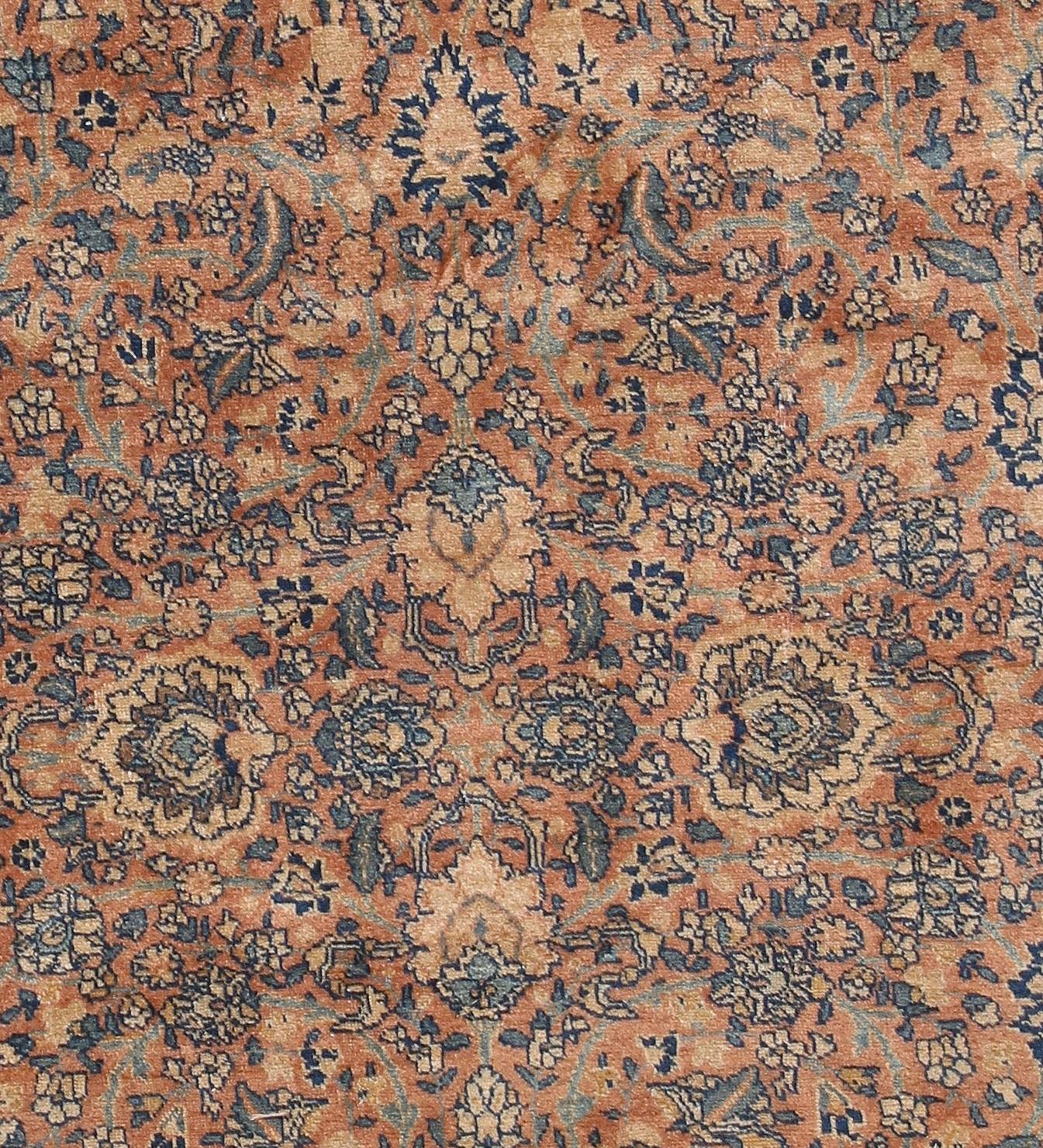 10'10 x 13'9. Täbris ist die Hauptstadt der nordwestlichen Provinz Aserbaidschan im Nordwesten Persiens und genießt seit Jahrhunderten einen hervorragenden Ruf als Zentrum der orientalischen Kultur. Dschingis Kahn eroberte die Stadt zu Beginn des