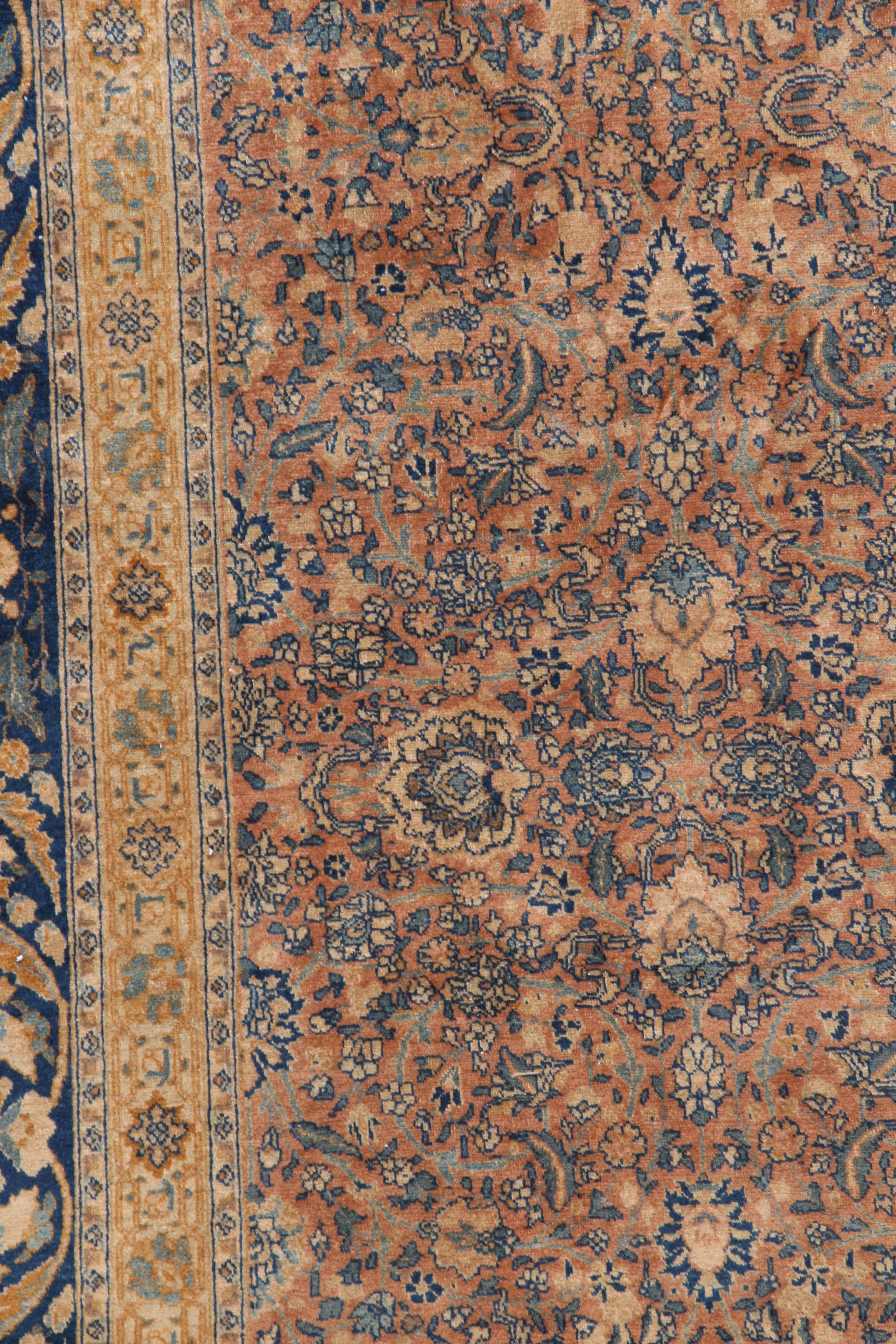Antiker CIRCA 1900 Brauner persischer Täbris-Teppich (Persisch) im Angebot