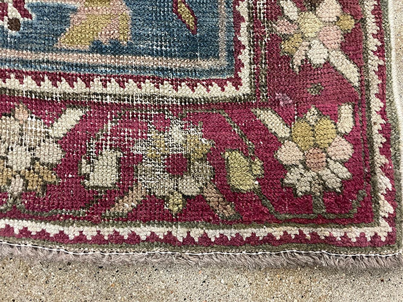 Antiker kaukasischer Karabagh-Läufer aus Seidenstraßenteppich aus der Kollektion Inc, um 1900 im Angebot 8