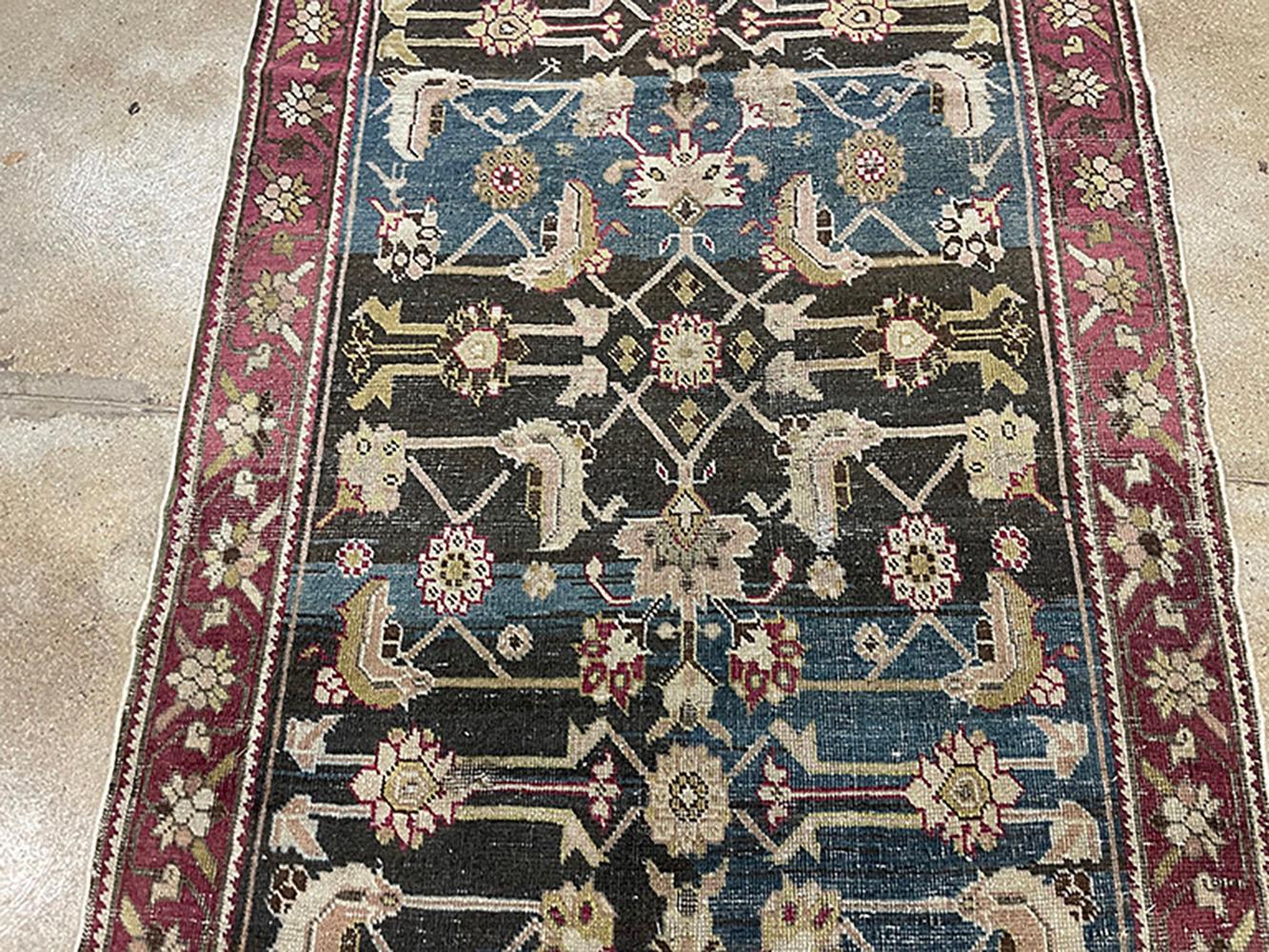 Antiker kaukasischer Karabagh-Läufer aus Seidenstraßenteppich aus der Kollektion Inc, um 1900 im Angebot 1