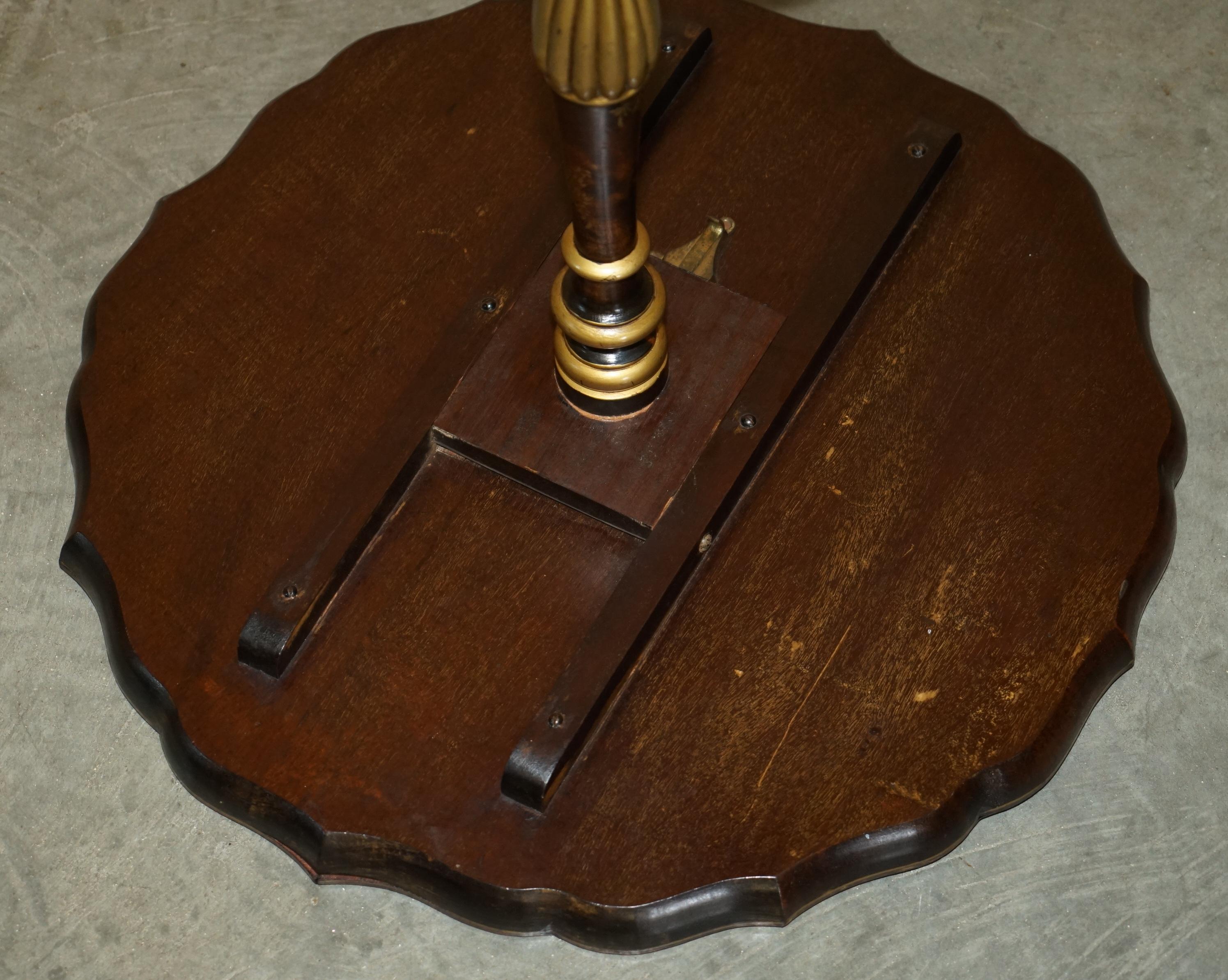 ANTiQUE CIRCA 1900 CHINESE CHINOISERIE TILT TOP SIDE END TABLE CLAW & BALL FEET For Sale 12