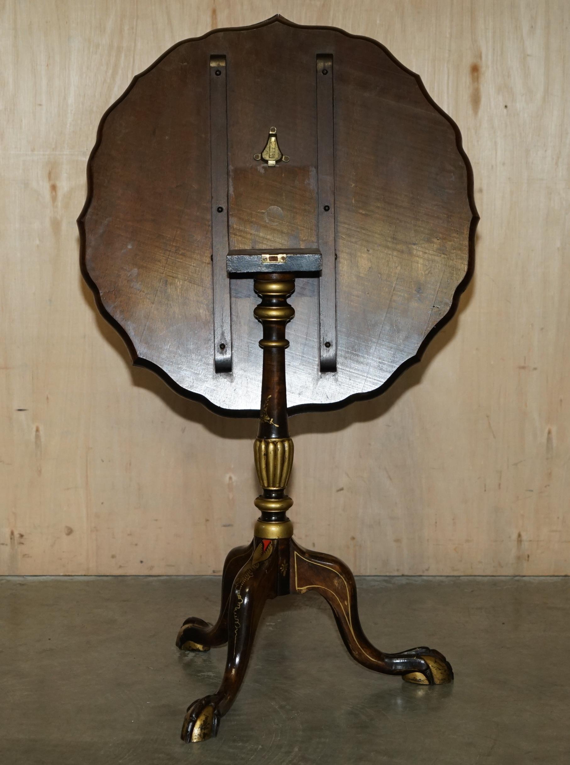 Lacquered ANTiQUE CIRCA 1900 CHINESE CHINOISERIE TILT TOP SIDE END TABLE CLAW & BALL FEET For Sale