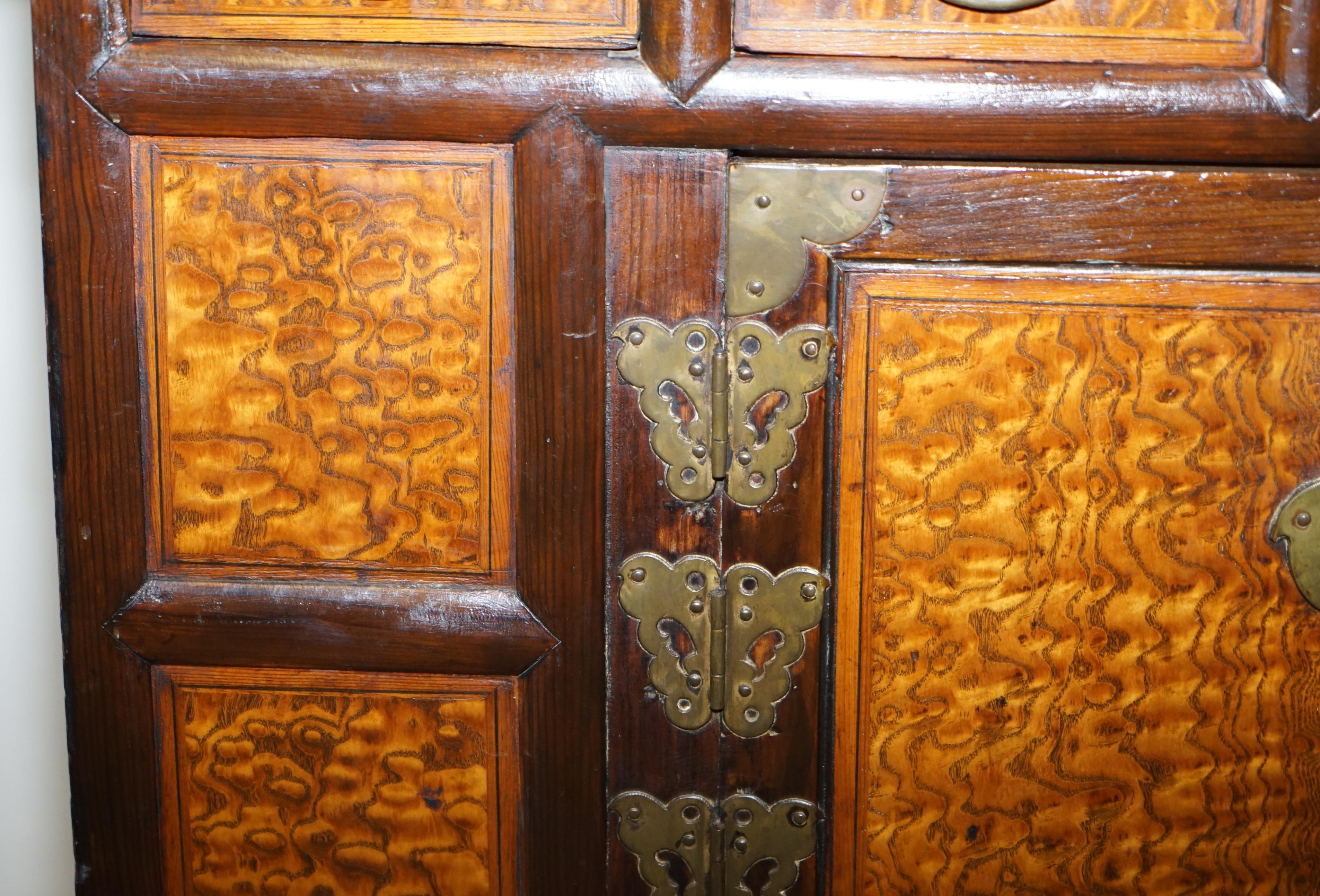 Antique circa 1900 Chinese Export Burr Elm & Brass Engraved Sideboard Butterfly For Sale 2