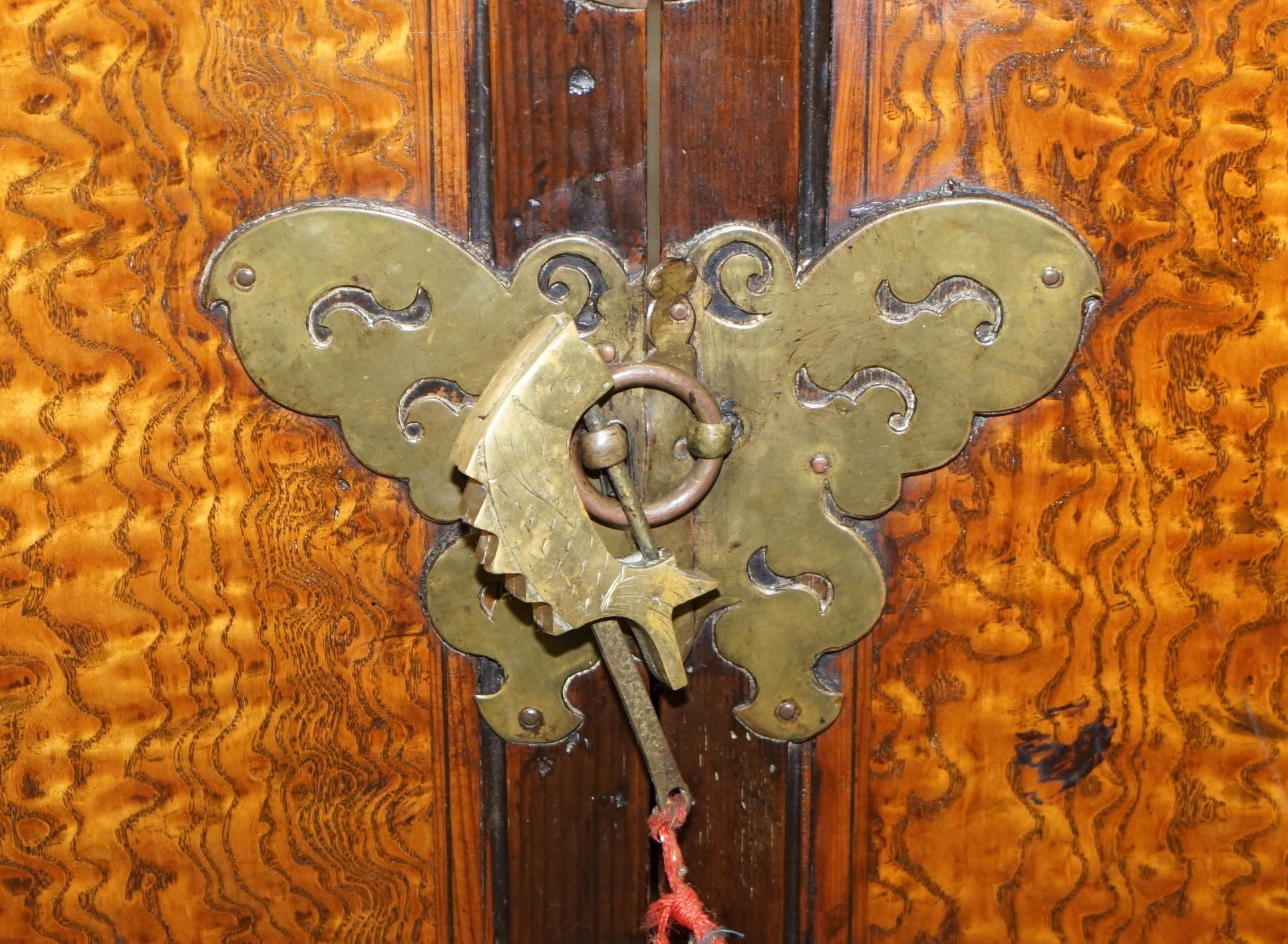 Antique circa 1900 Chinese Export Burr Elm & Brass Engraved Sideboard Butterfly For Sale 4