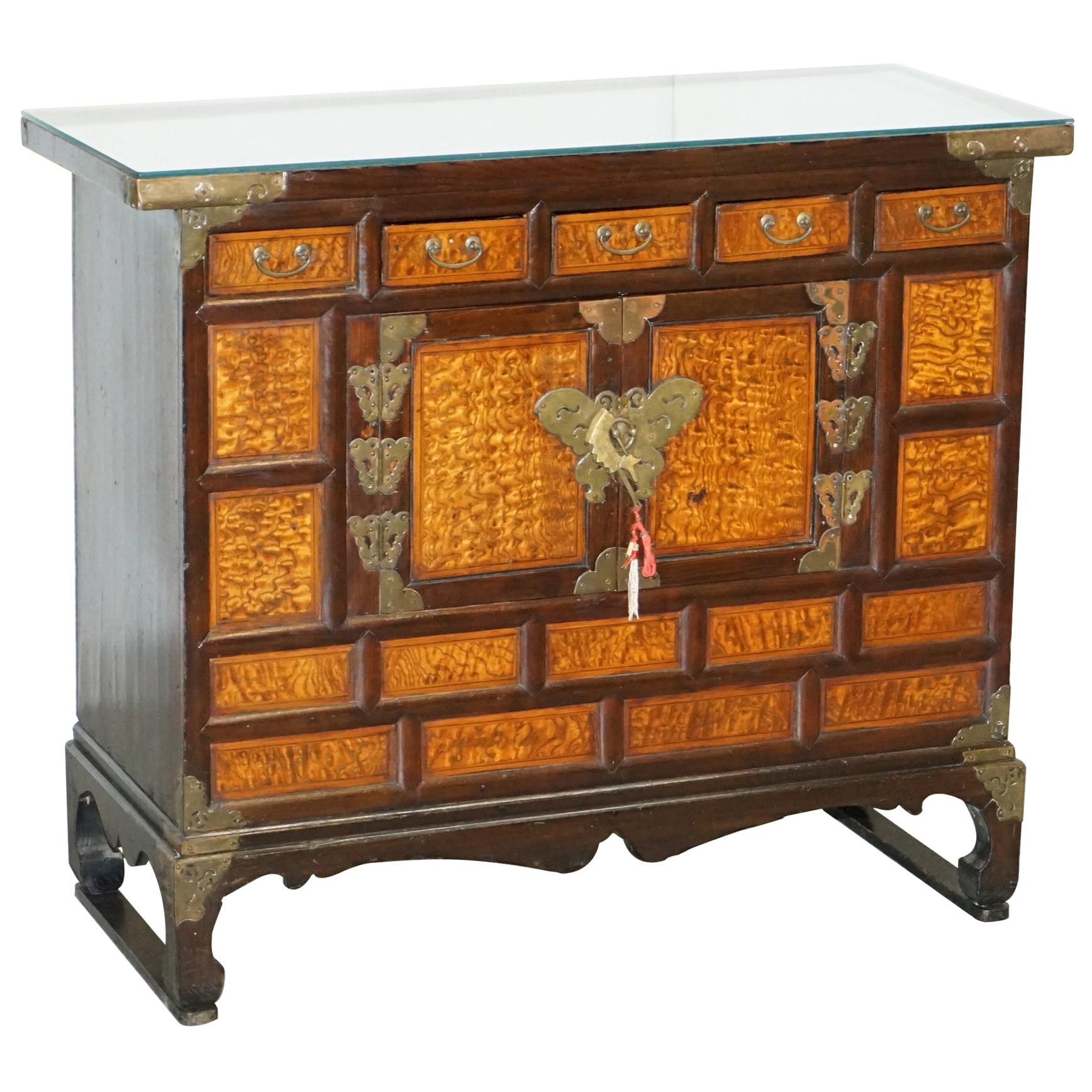 Antique circa 1900 Chinese Export Burr Elm & Brass Engraved Sideboard Butterfly For Sale