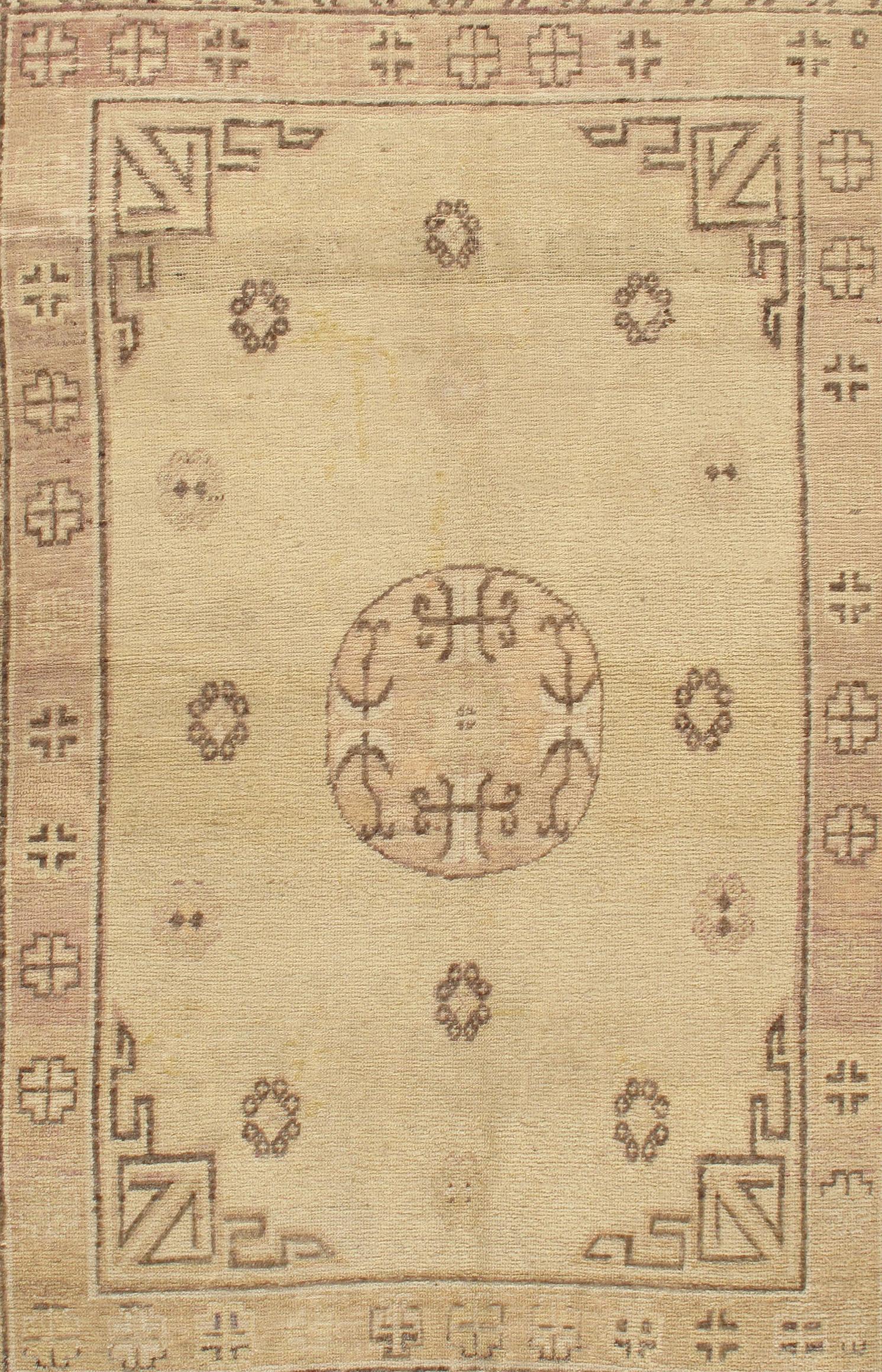 Antiker chinesischer Khotan Samarkand-Teppich aus Wolle, handgeknüpft, um 1900, 4'6 x 6'6 cm im Zustand „Gut“ im Angebot in New York, NY