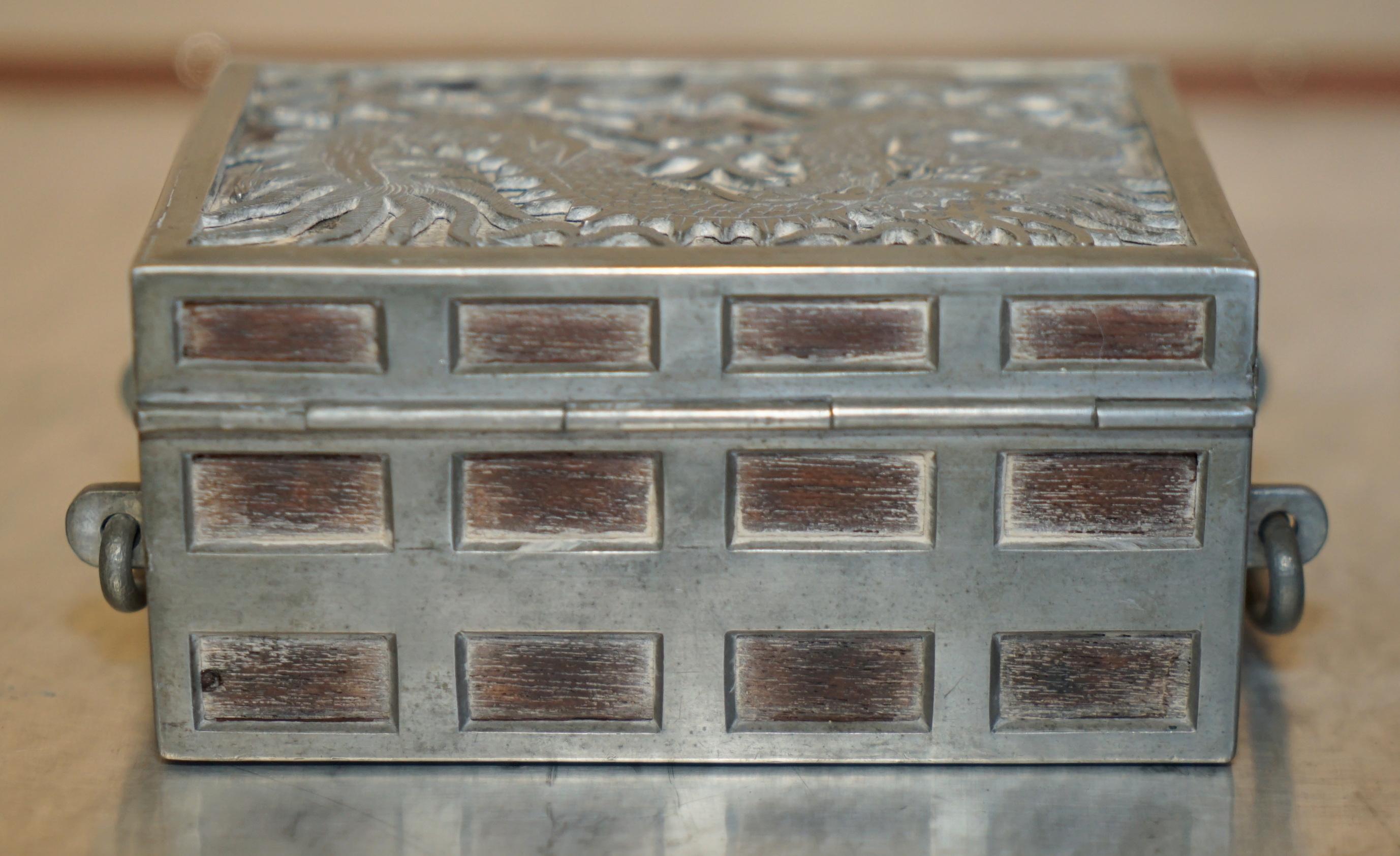 ANTIQUE CiRCA 1900 CHINESE KUT HING PEWTER & WOOD CARVED DRAGON JEWELLERY BOX For Sale 1