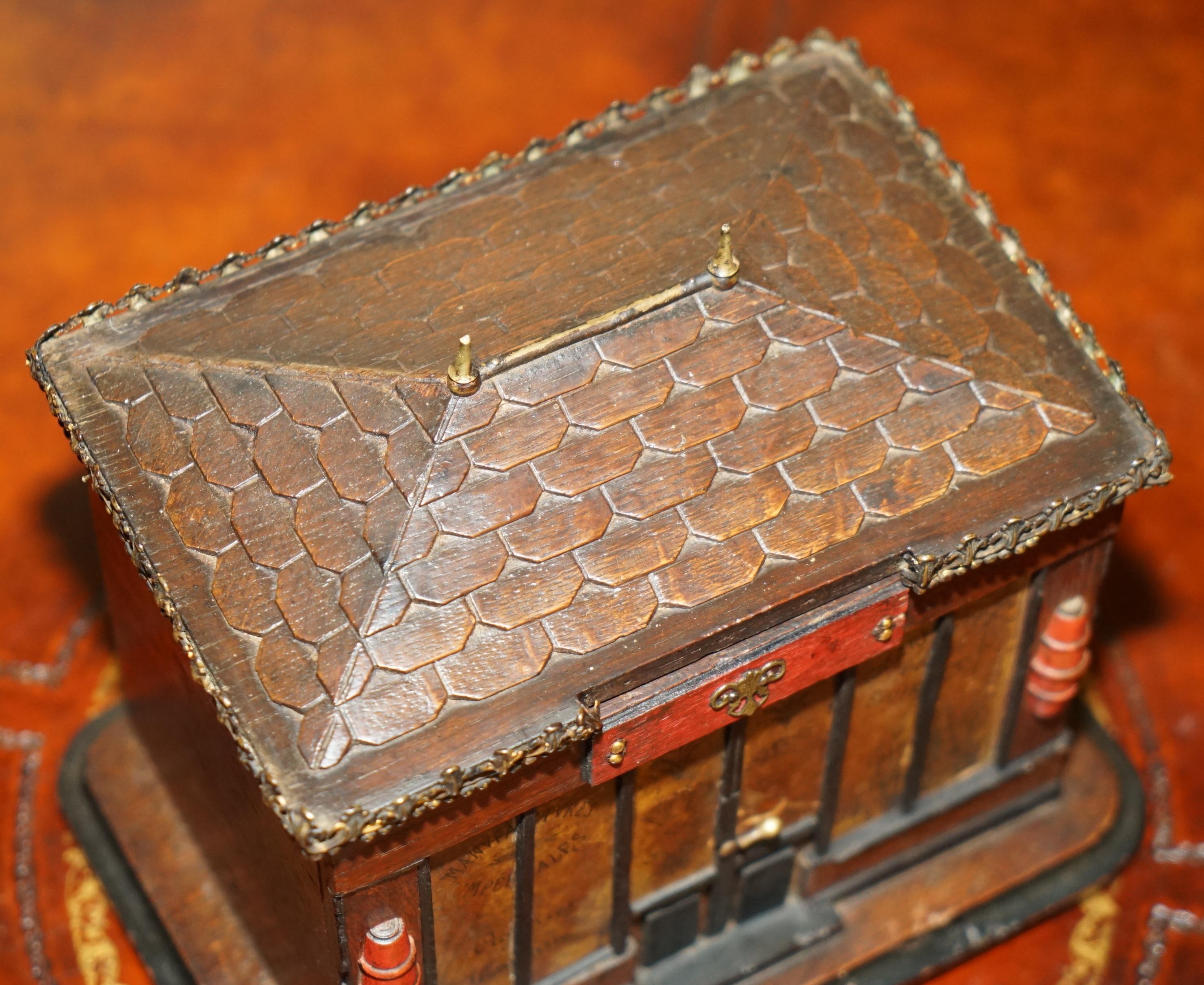 ANTIQUE CIRCA 1900 FRENCH CIGAR SCHACHTEL AUSSTELLUNG AUS PAGODA TOP CHiNESE SHOP (Hartholz) im Angebot