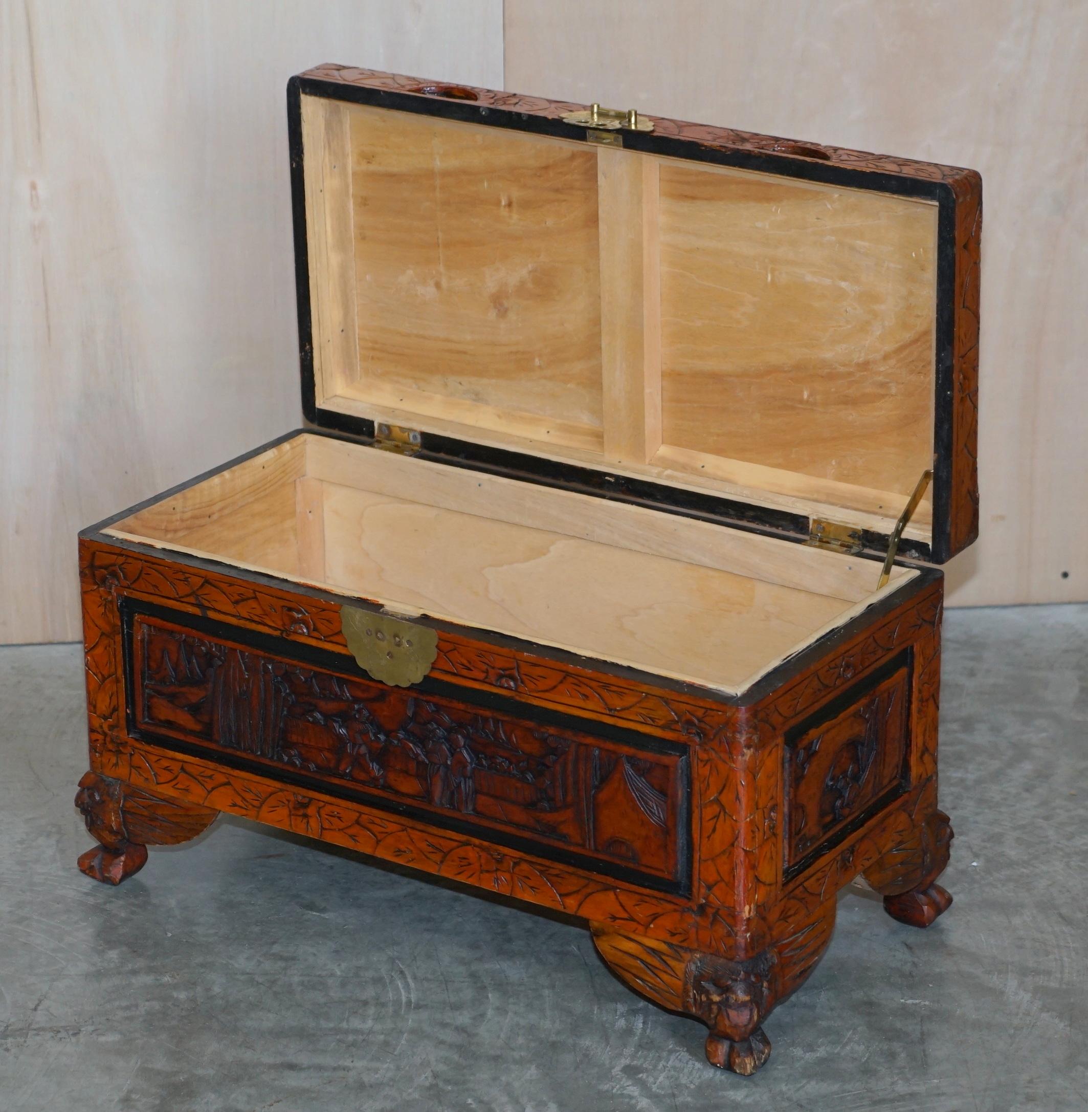 Ancienne malle de voyage chinoise en bois de campeur sculptée à la main datant d'environ 1900, belle finition en vente 2