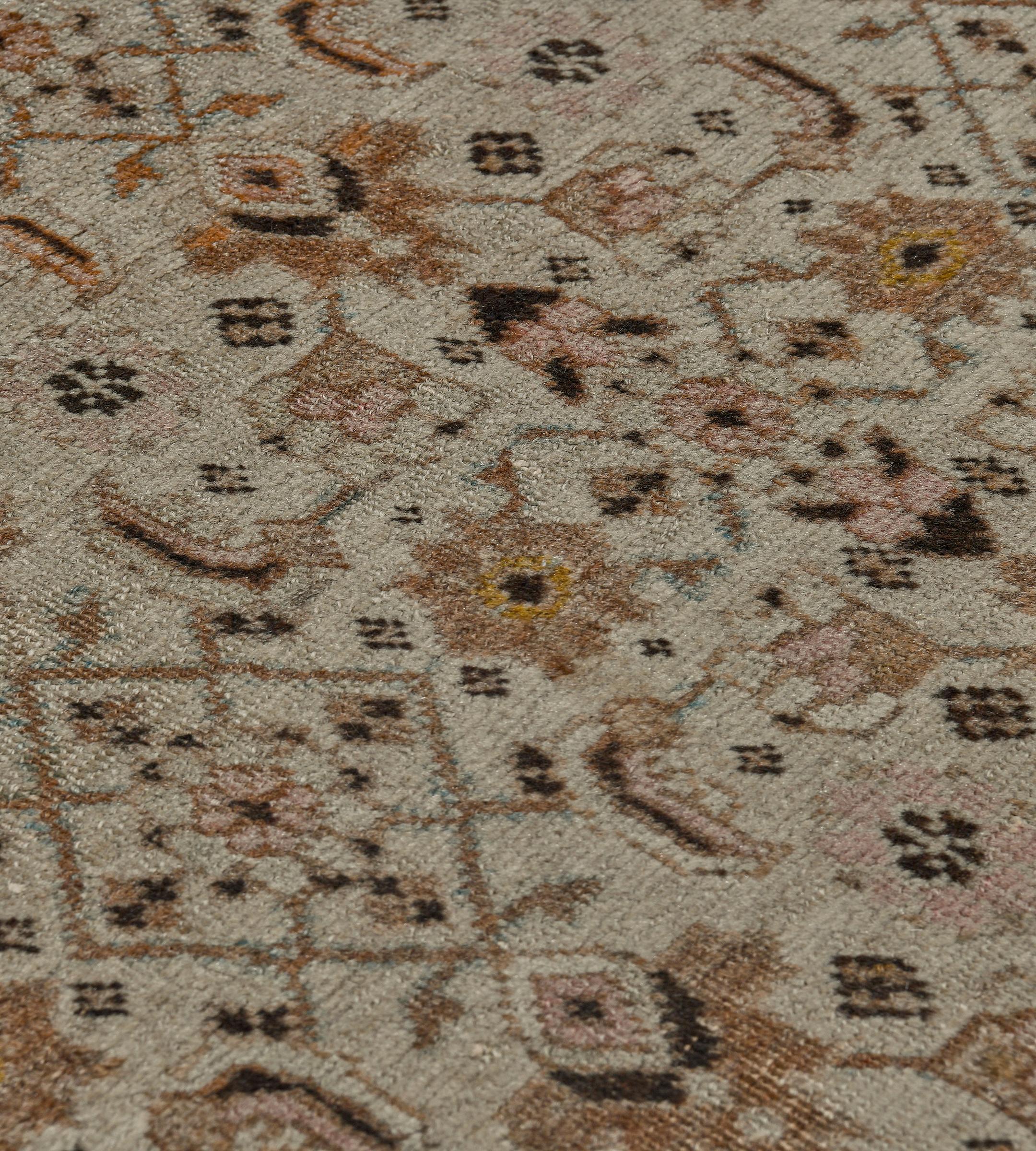 Antiker CIRCA-1900 Handgeknüpfter Wollteppich mit Herati-Muster Authentischer Persischer Täbriz-Teppich (Tabriz) im Angebot