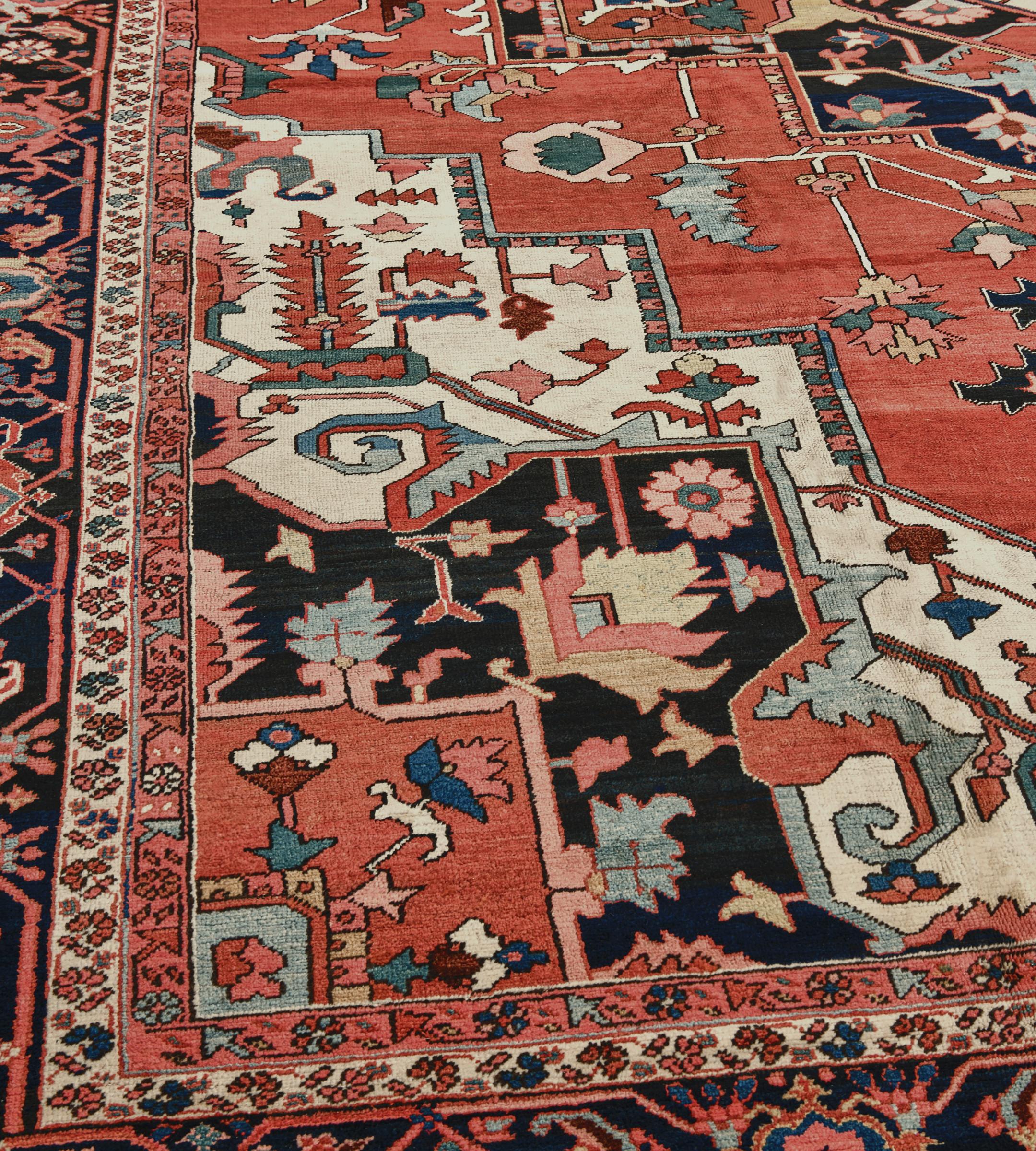 Antigua Alfombra Persa Serapi de Lana Roja Tejida a Mano Circa-1900 Anudado a mano en venta