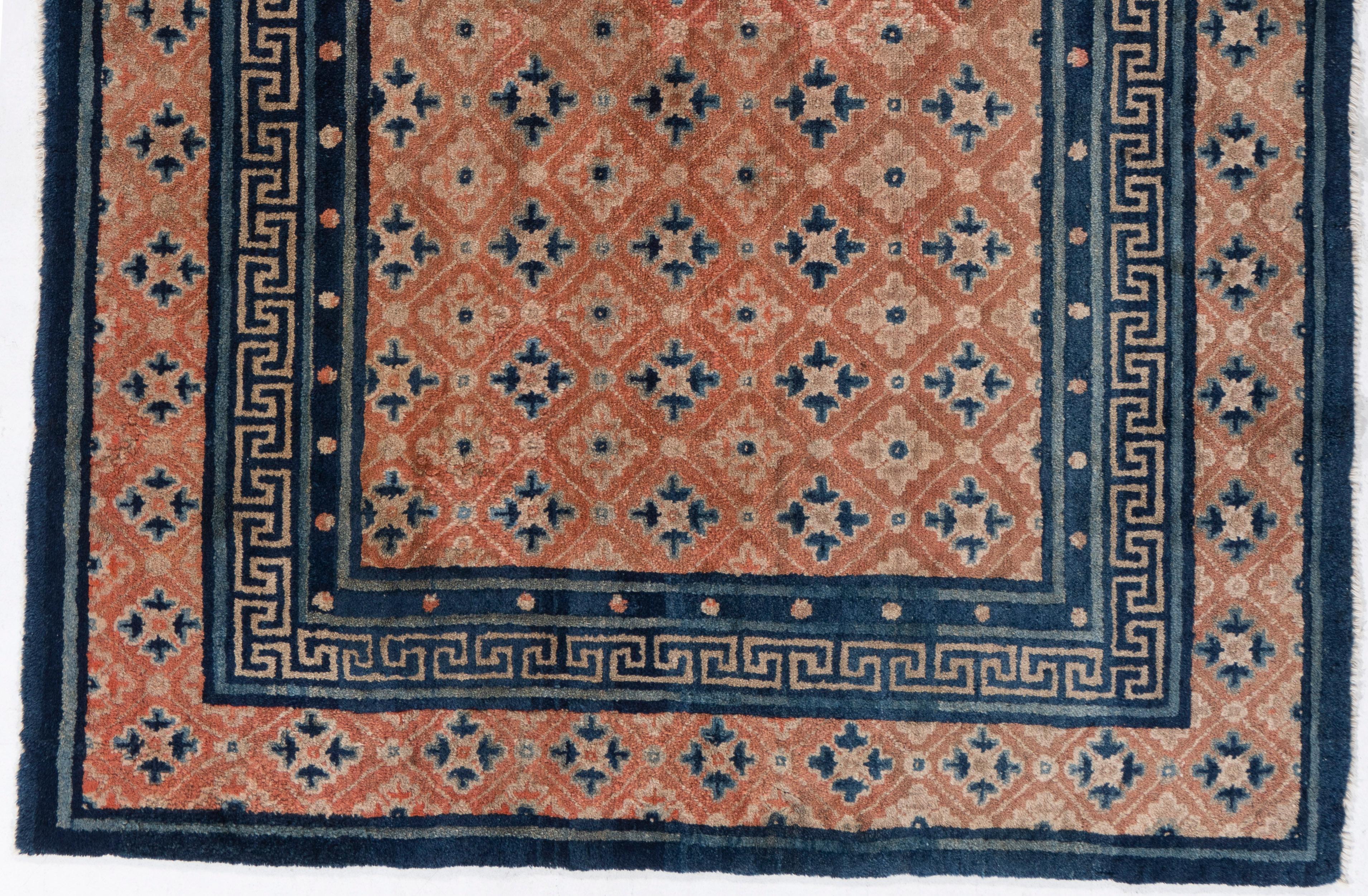 4'4 X 6'9. Le tissage à Pékin a commencé vers 1900, lors de la renaissance de la fabrication de tapis chinois, lorsque les autres régions de tissage, comme le Ningxia, se sont installées dans la capitale. Les tapis de Pékin sont généralement