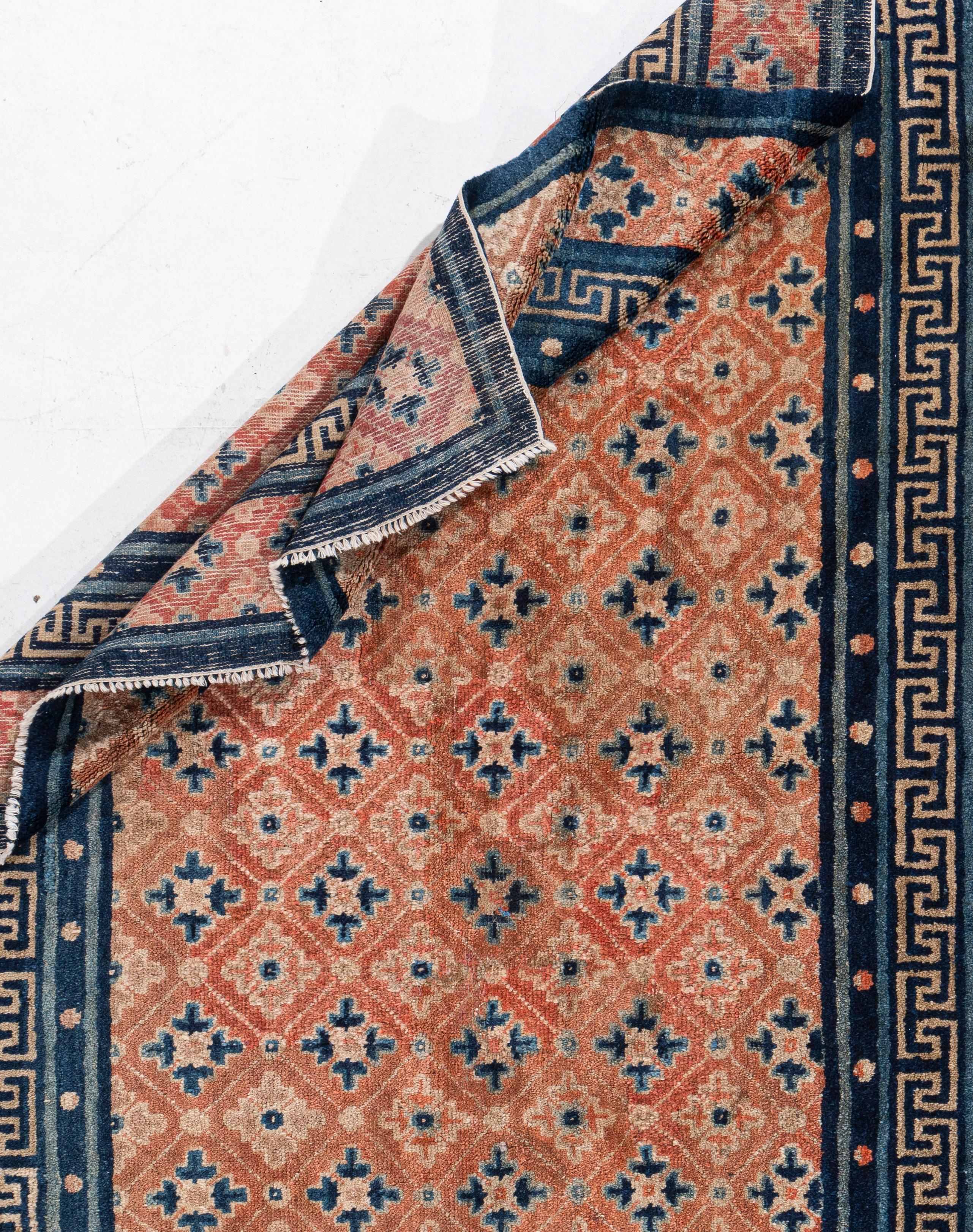 Chinois Ancien tapis chinois orange noué à la main datant d'environ 1900 en vente